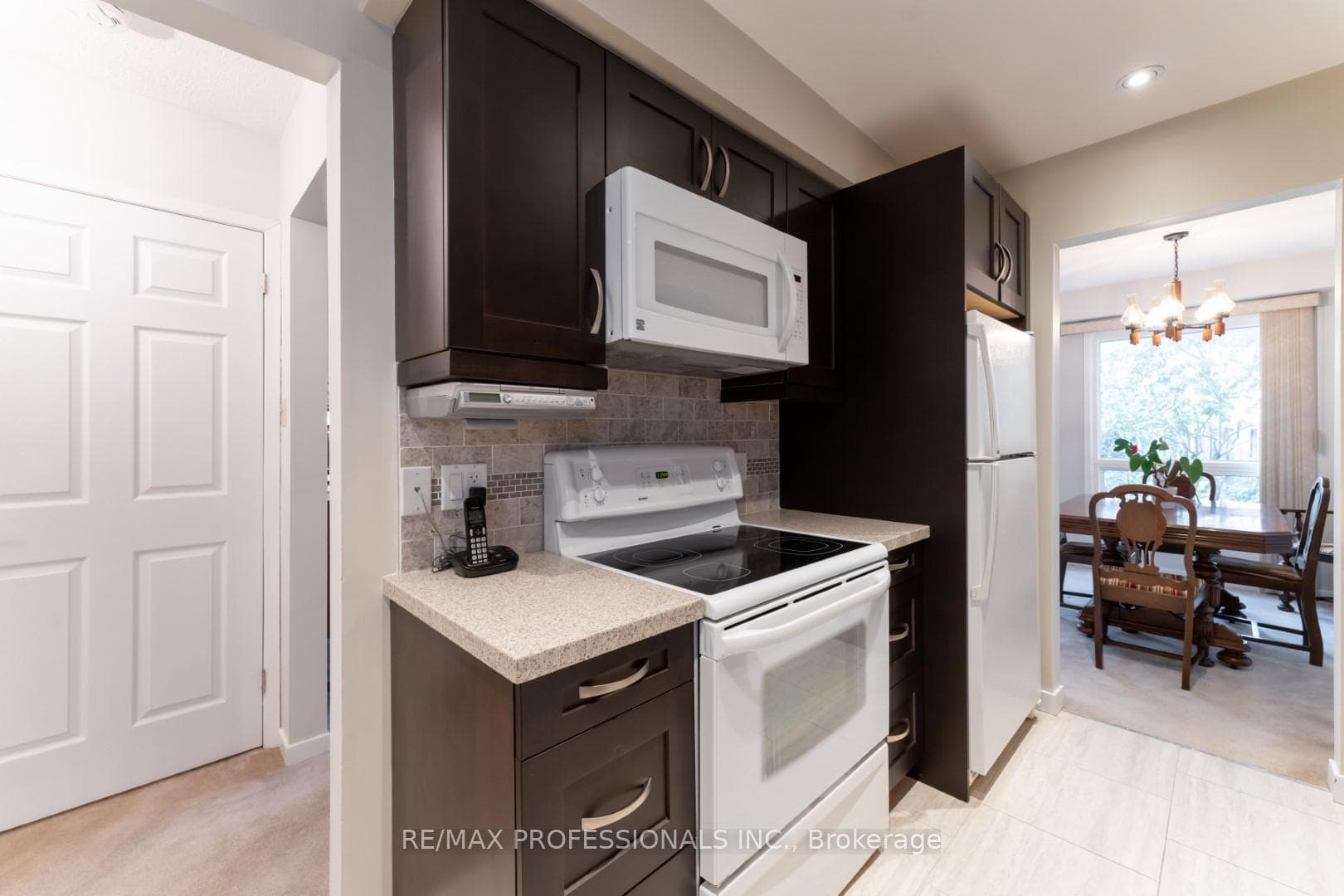 2697 Romark Mews photo 9