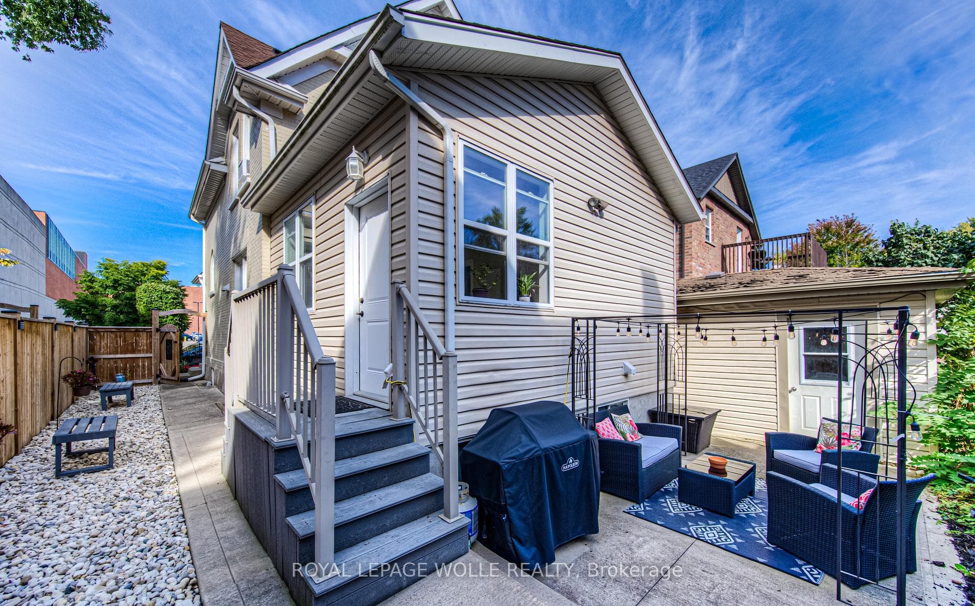 93 Joseph Street photo 33
