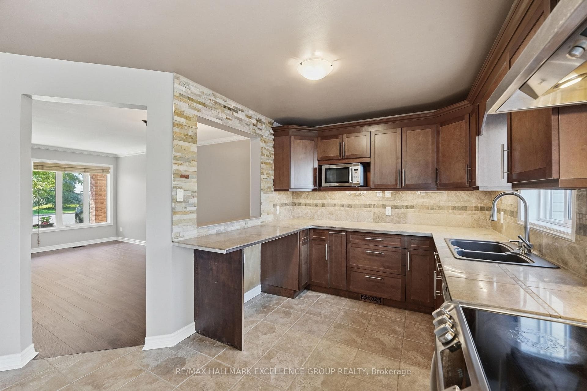 887 Nesting Way photo 21