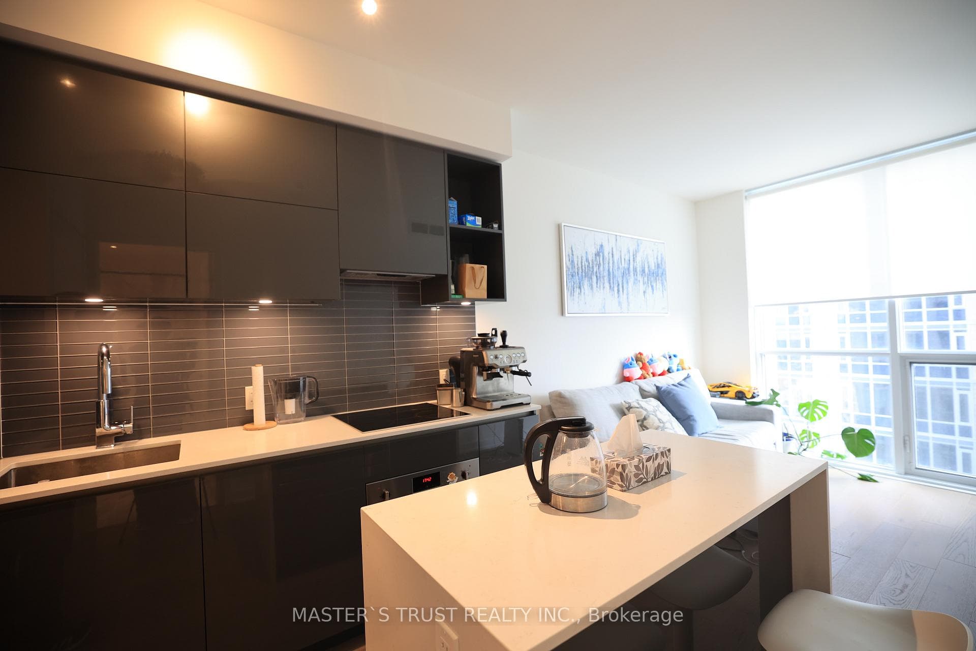 1 Yorkville Avenue Unit 4303 photo 2