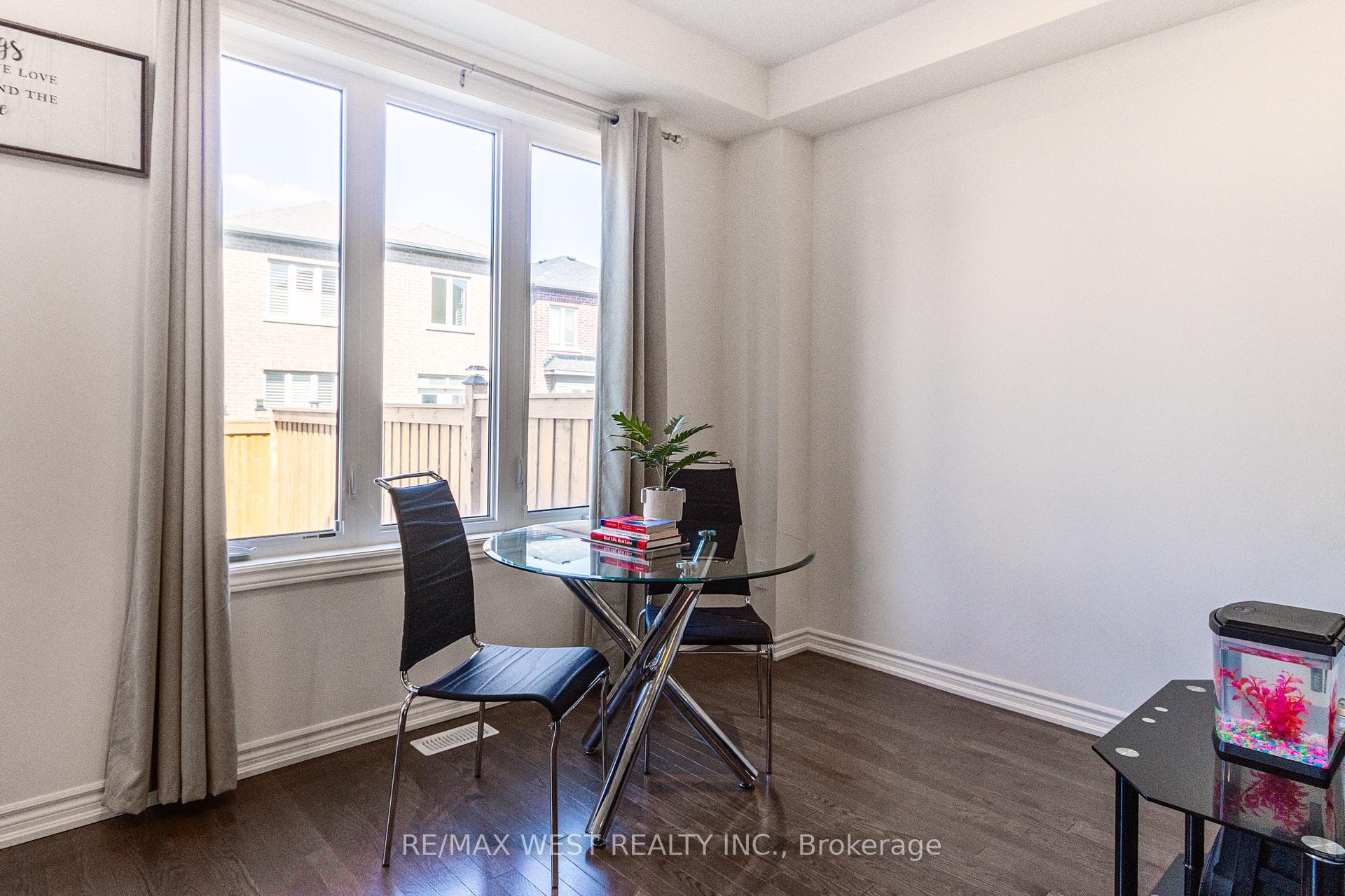 120 Ogston Crescent photo 8