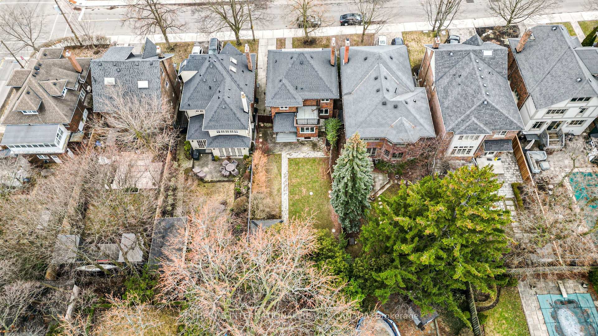 95 Highbourne Road photo 41