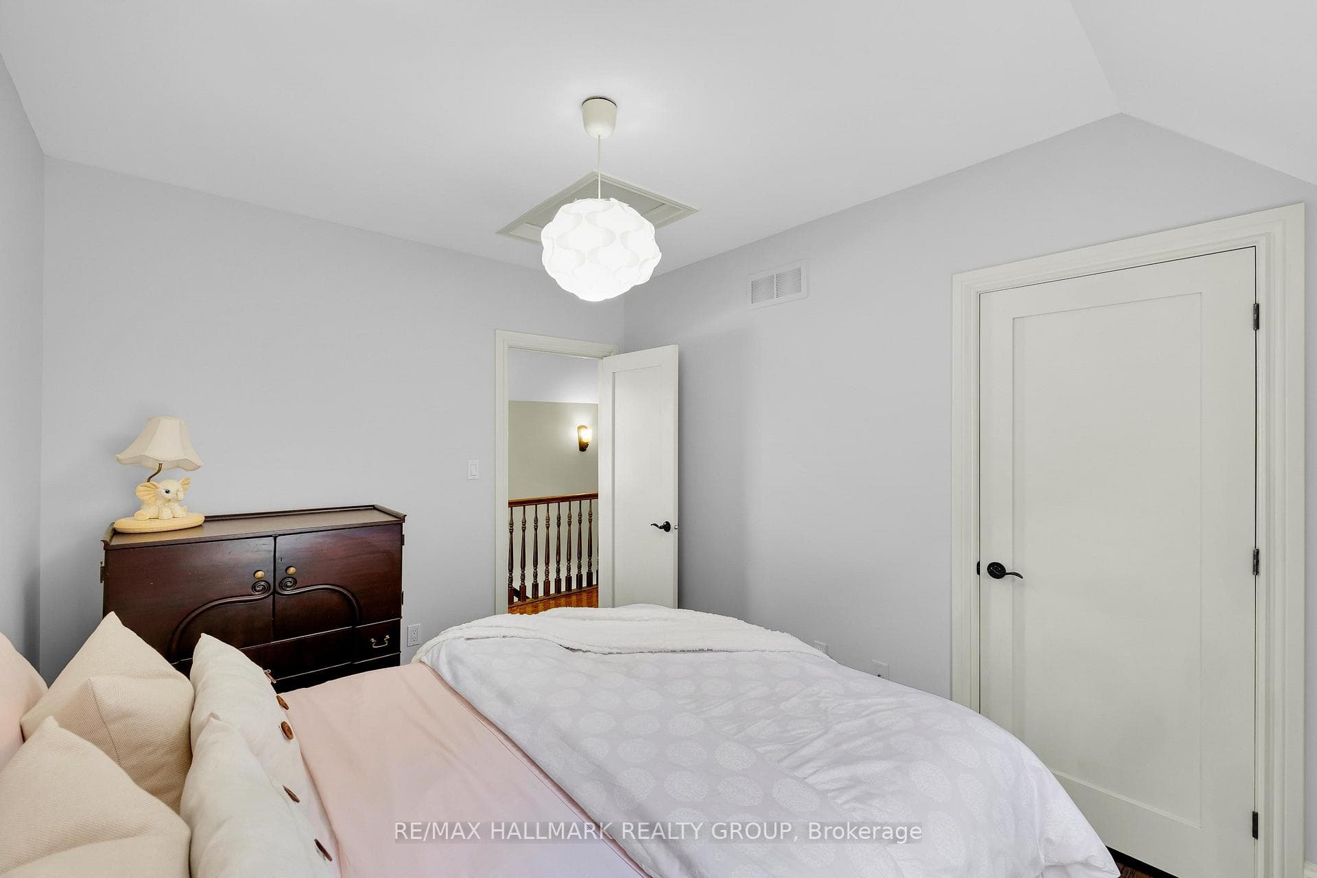 376 Winona Avenue photo 19