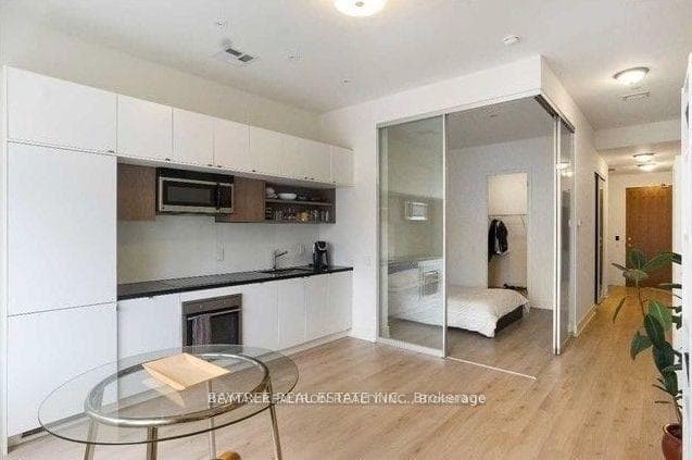 111 St Clair Avenue Unit 1026 photo 2