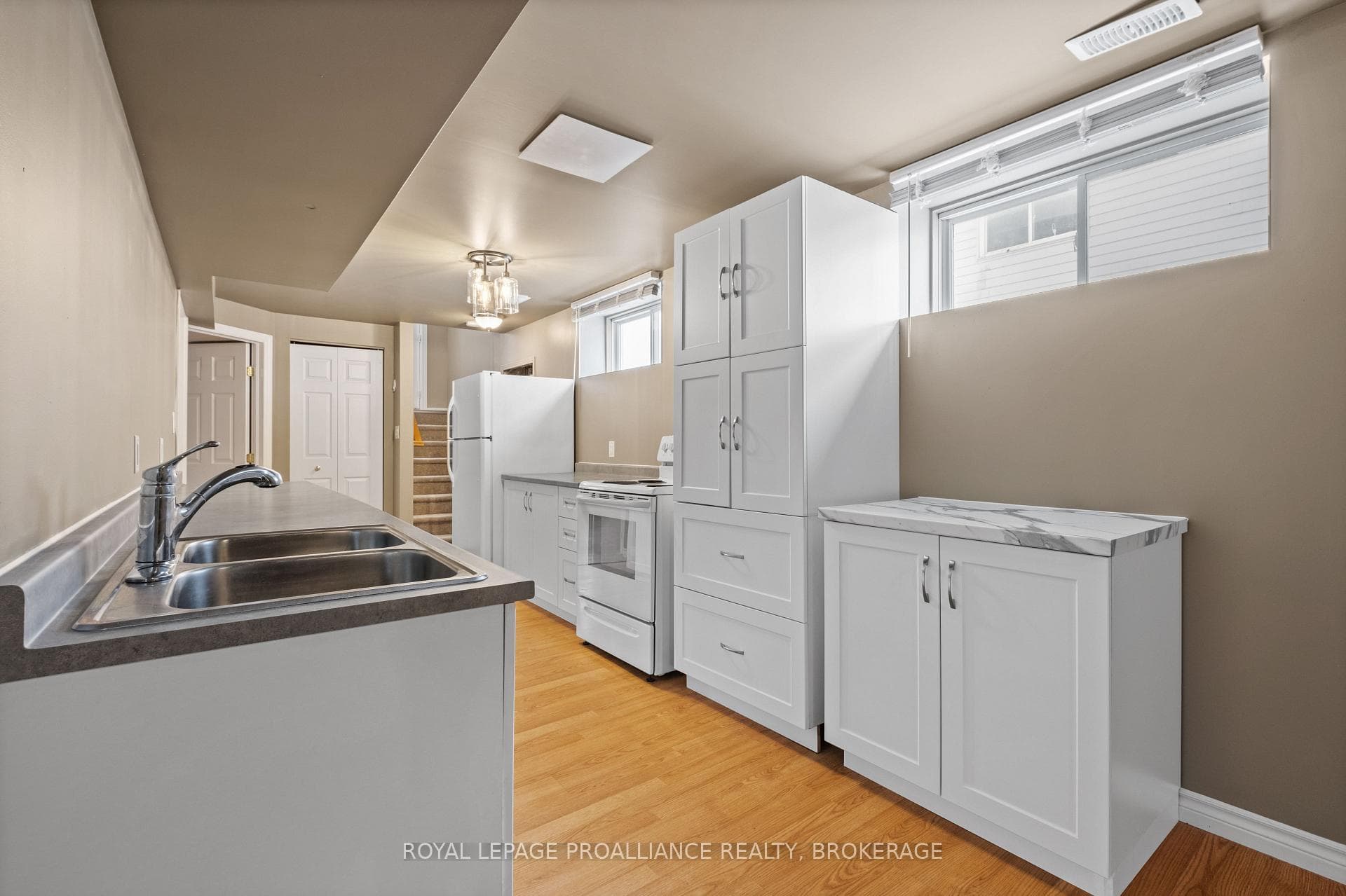 832 Peachwood Street photo 23
