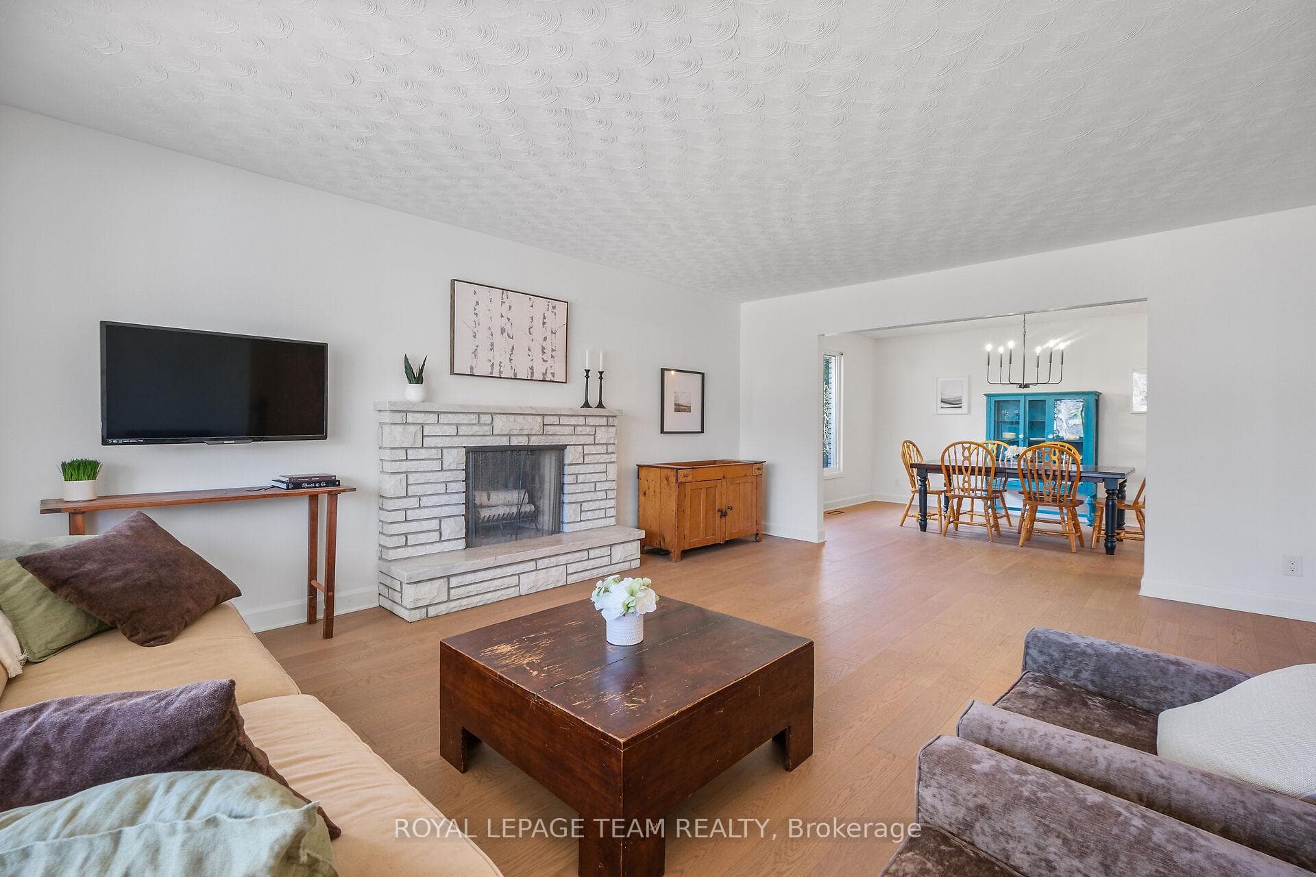 665 Golden Avenue photo 6