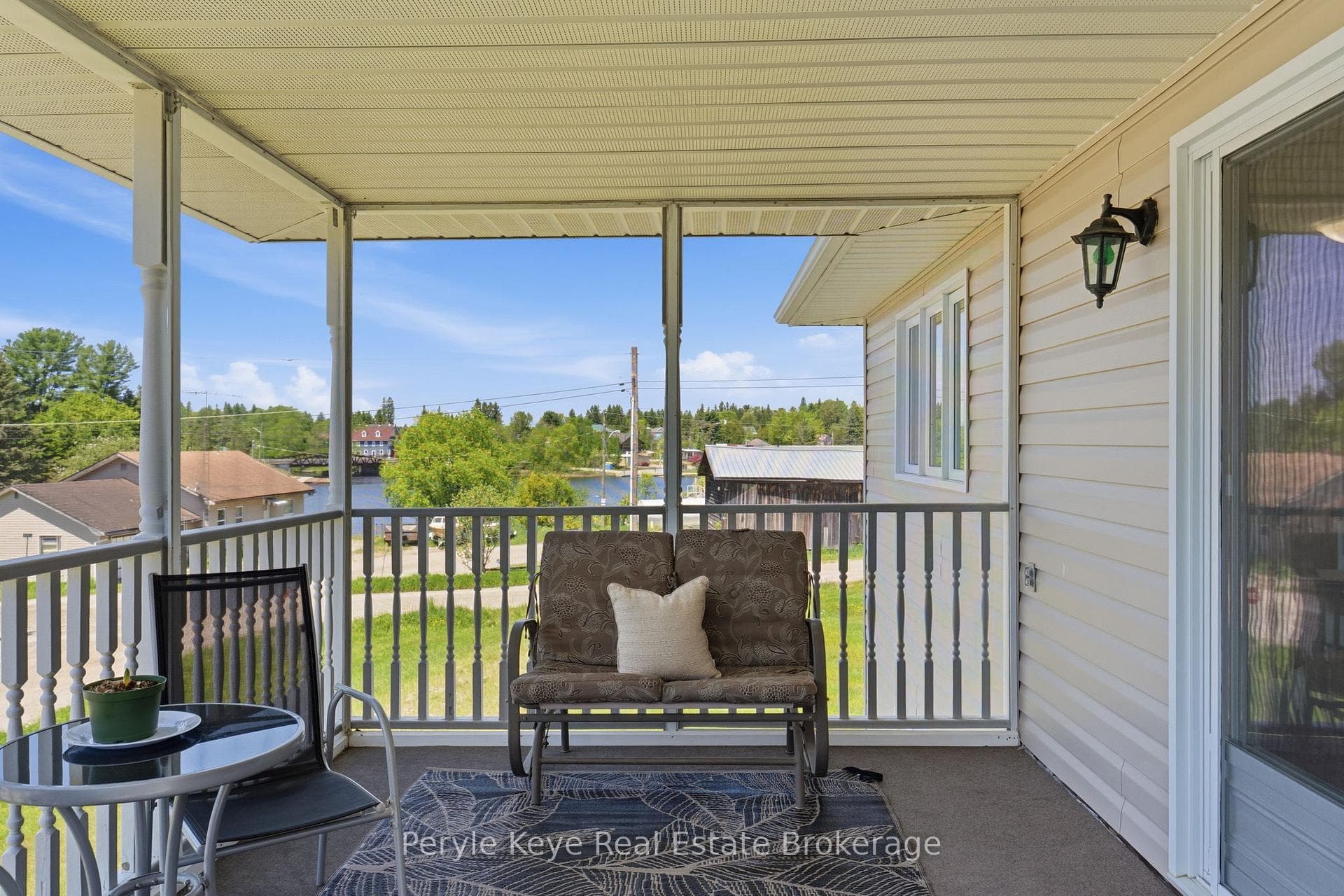 Screened in Muskoka room