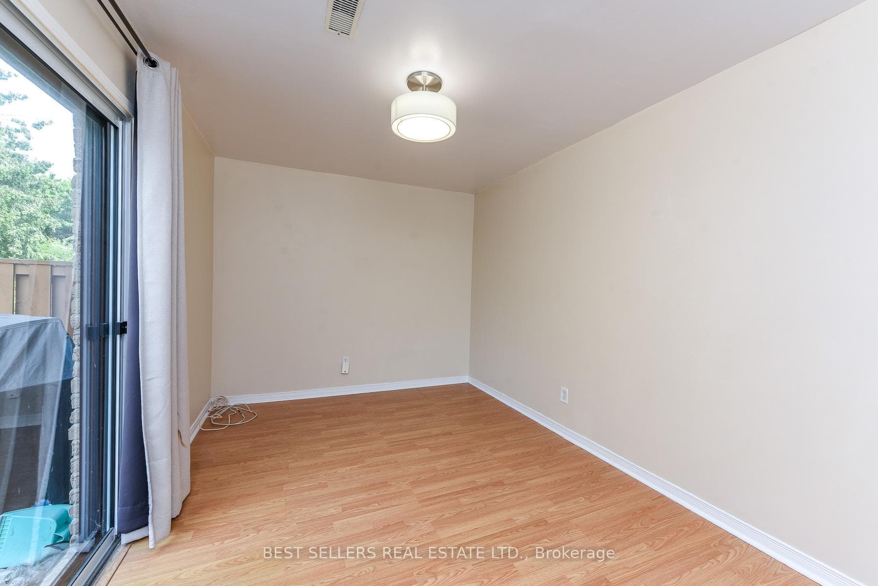 12 Ashton Crescent Unit 12 photo 33