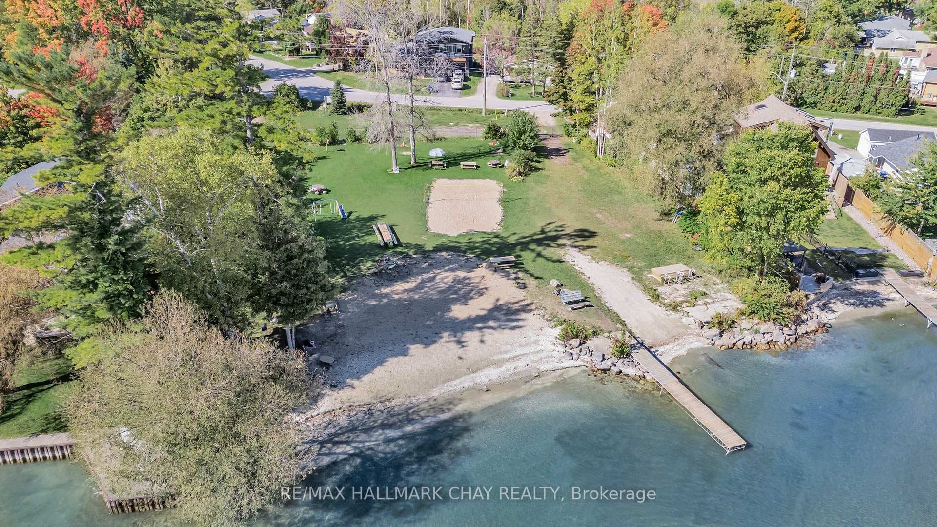 2530 Holiday Way photo 5