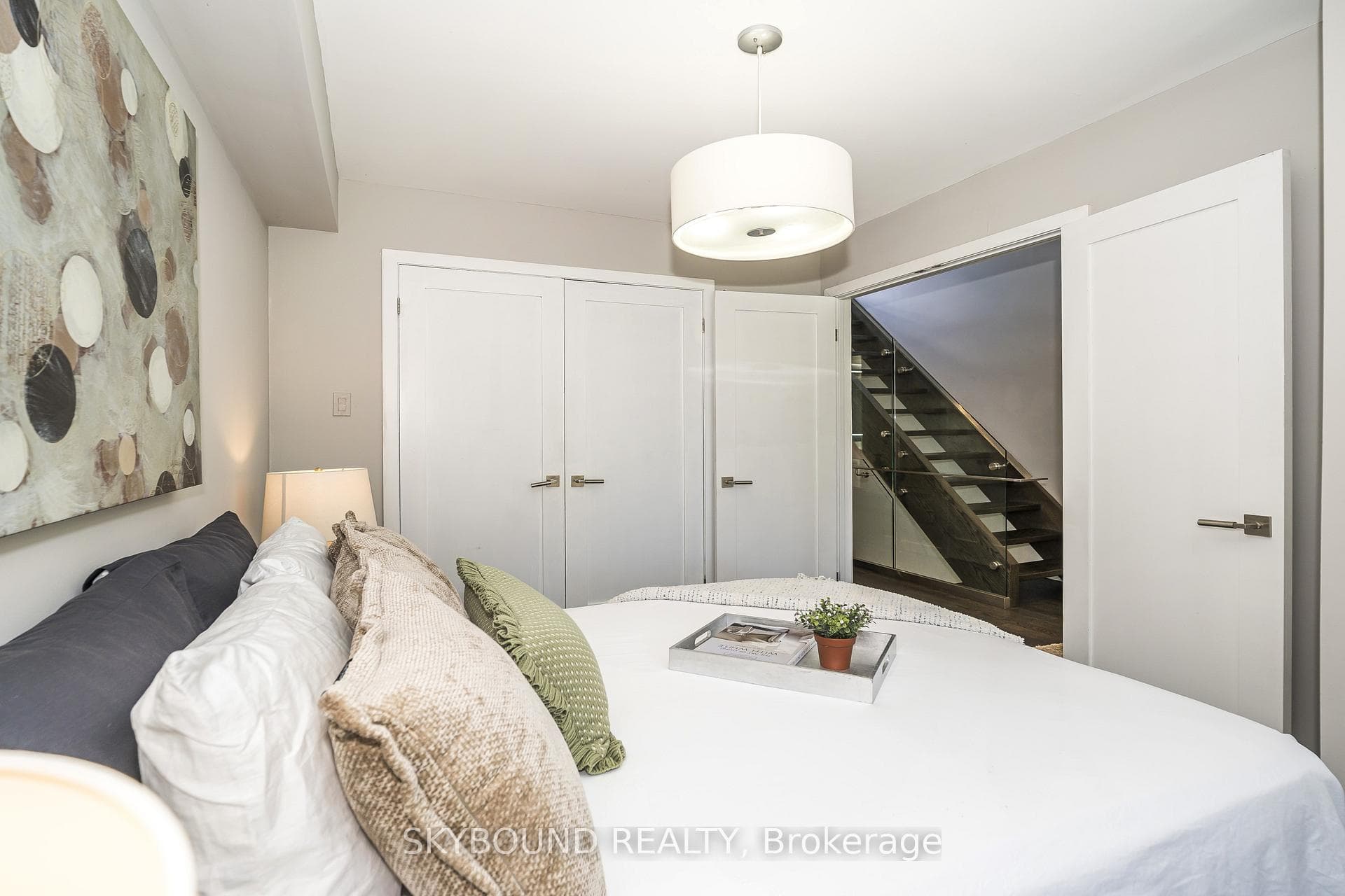 49 Victor Avenue photo 15