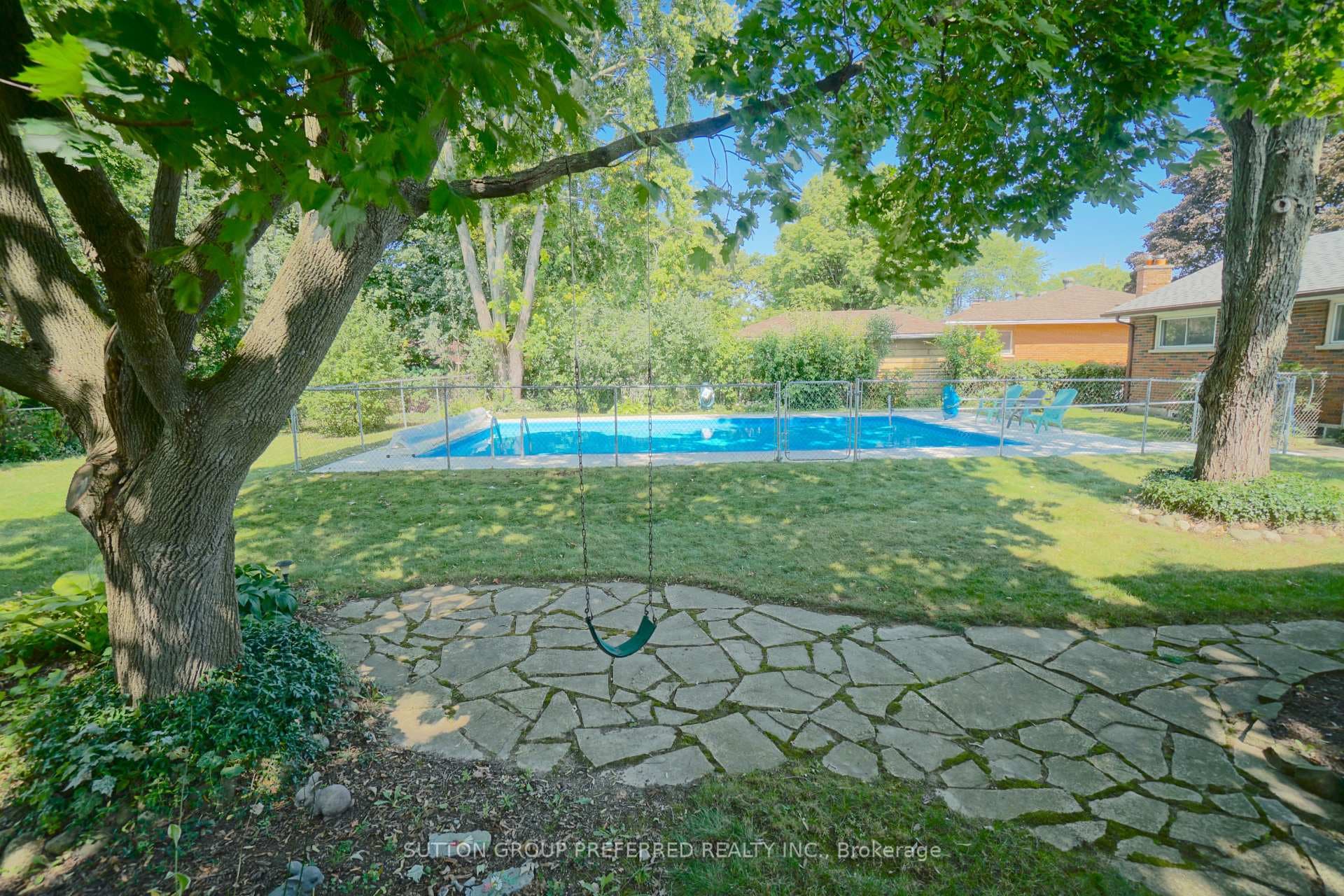 401 Regal Drive photo 12