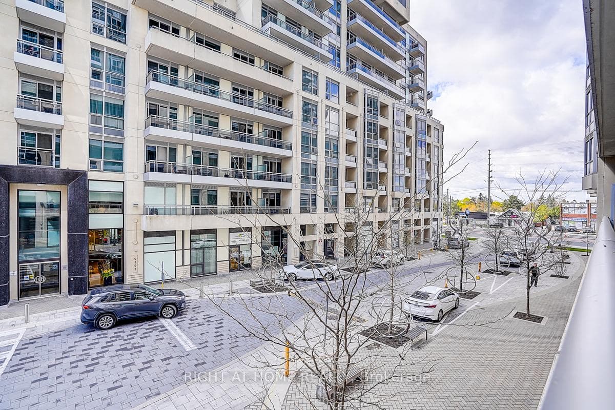 9201 YONGE Street Unit 205 photo 22