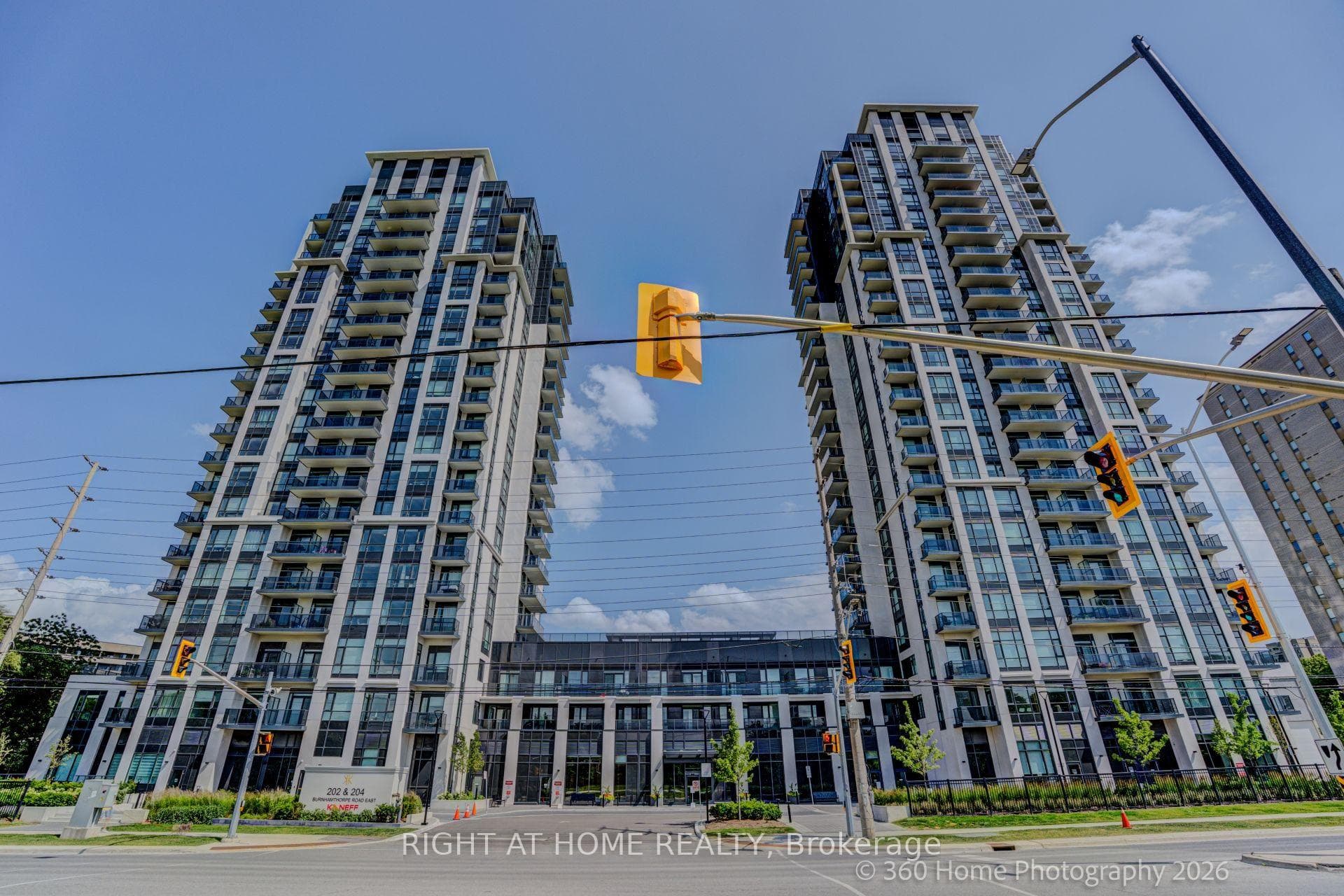 202 Burnhamthorpe Road Unit 505 photo 4