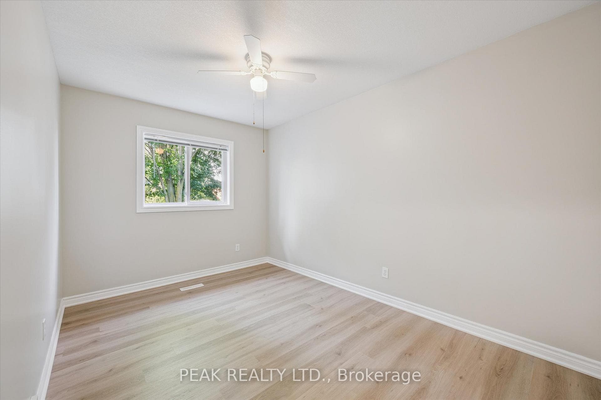 359 Westvale Drive photo 32