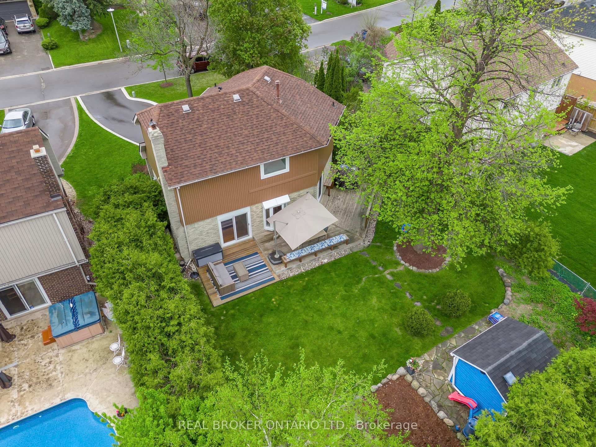 40 Montcalm Place photo 37