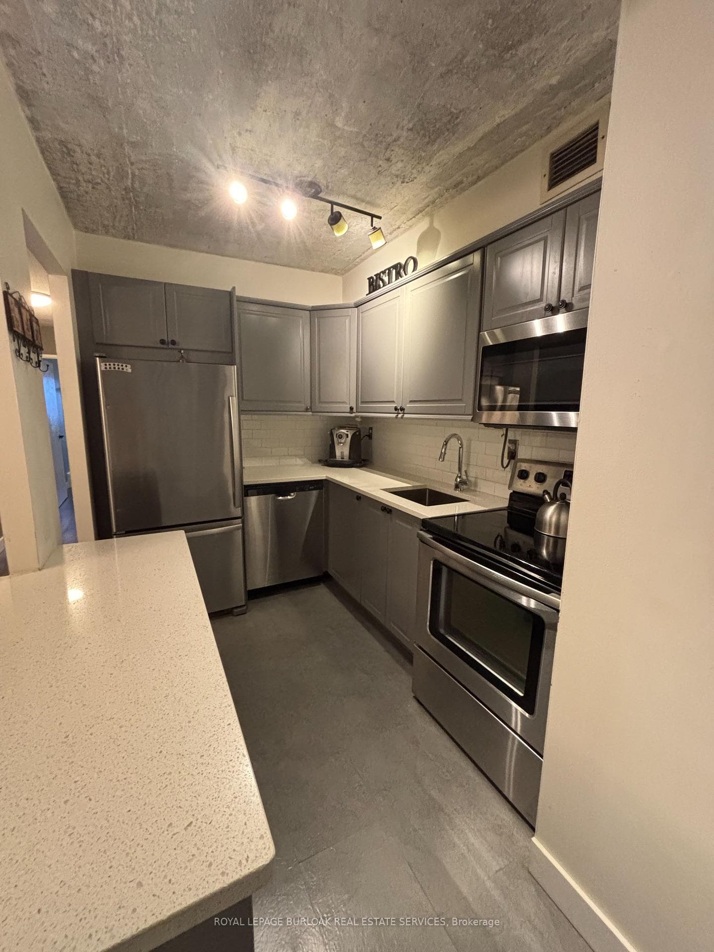 975 Warwick Court Unit 1210 photo 17