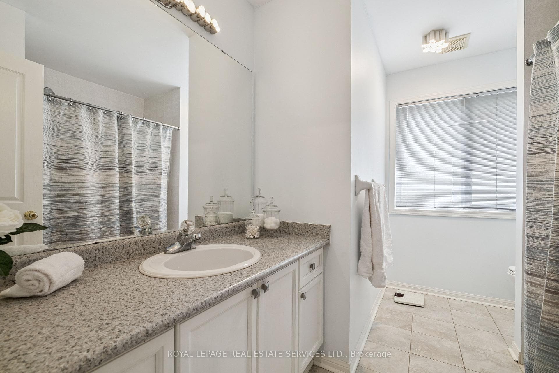 5186 Ravine Crescent photo 19