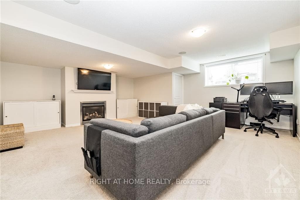 1449 CARRONBRIDGE Circle photo 26