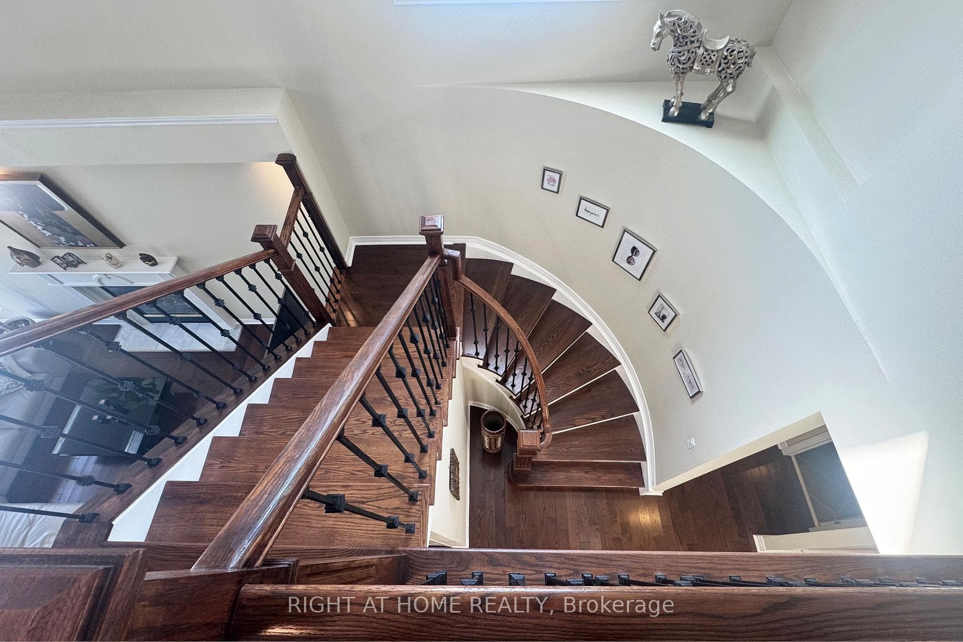 20 EVANSHEN Crescent photo 26