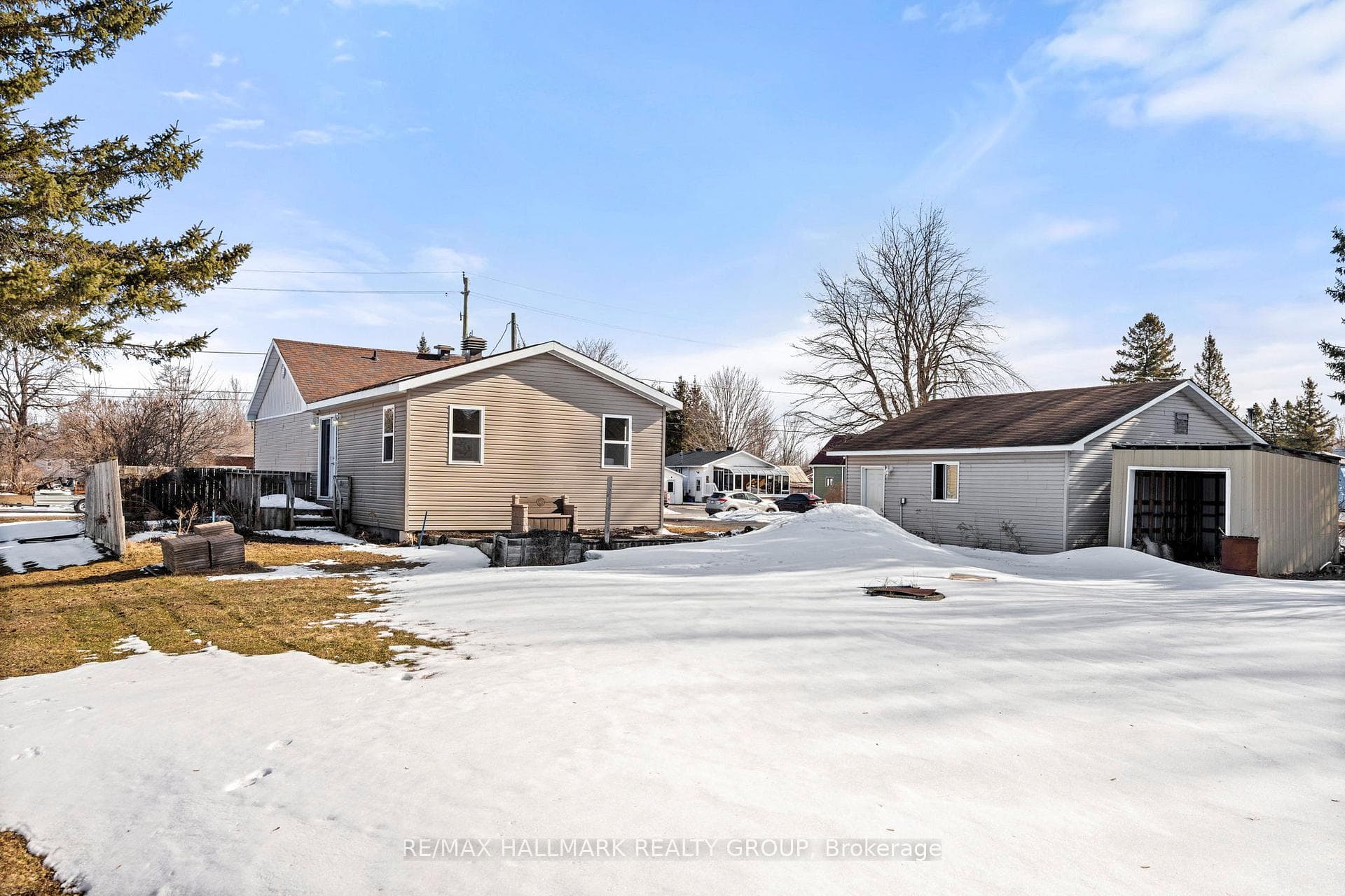 146 Ottawa Street photo 34
