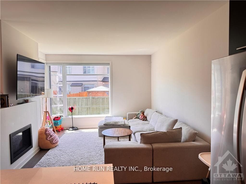 809 Brian Good Avenue photo 6