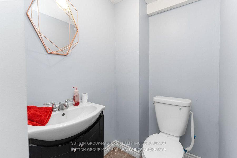 19 MacPherson Avenue Unit 28 photo 28