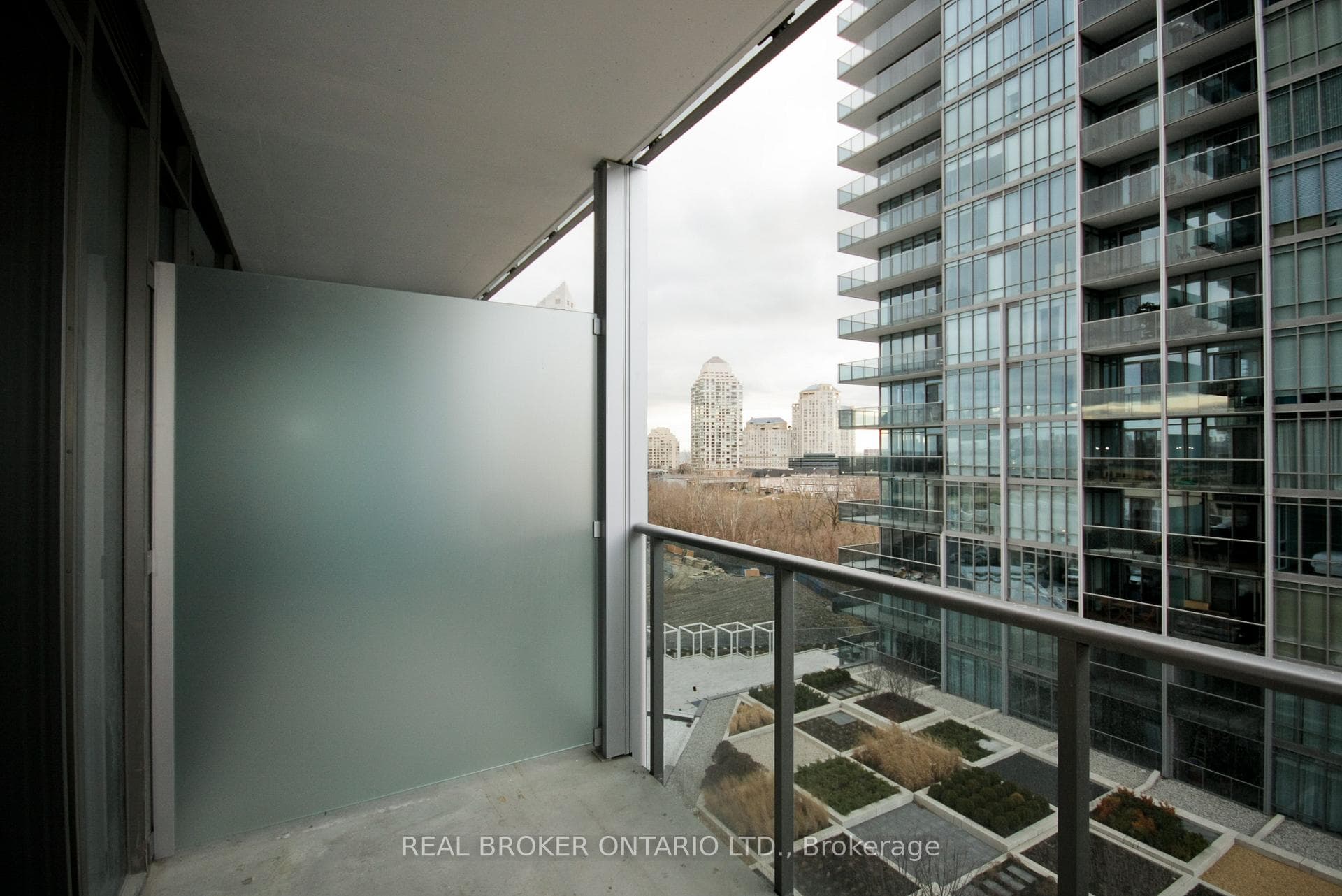 90 Park Lawn Road Unit 702 photo 17