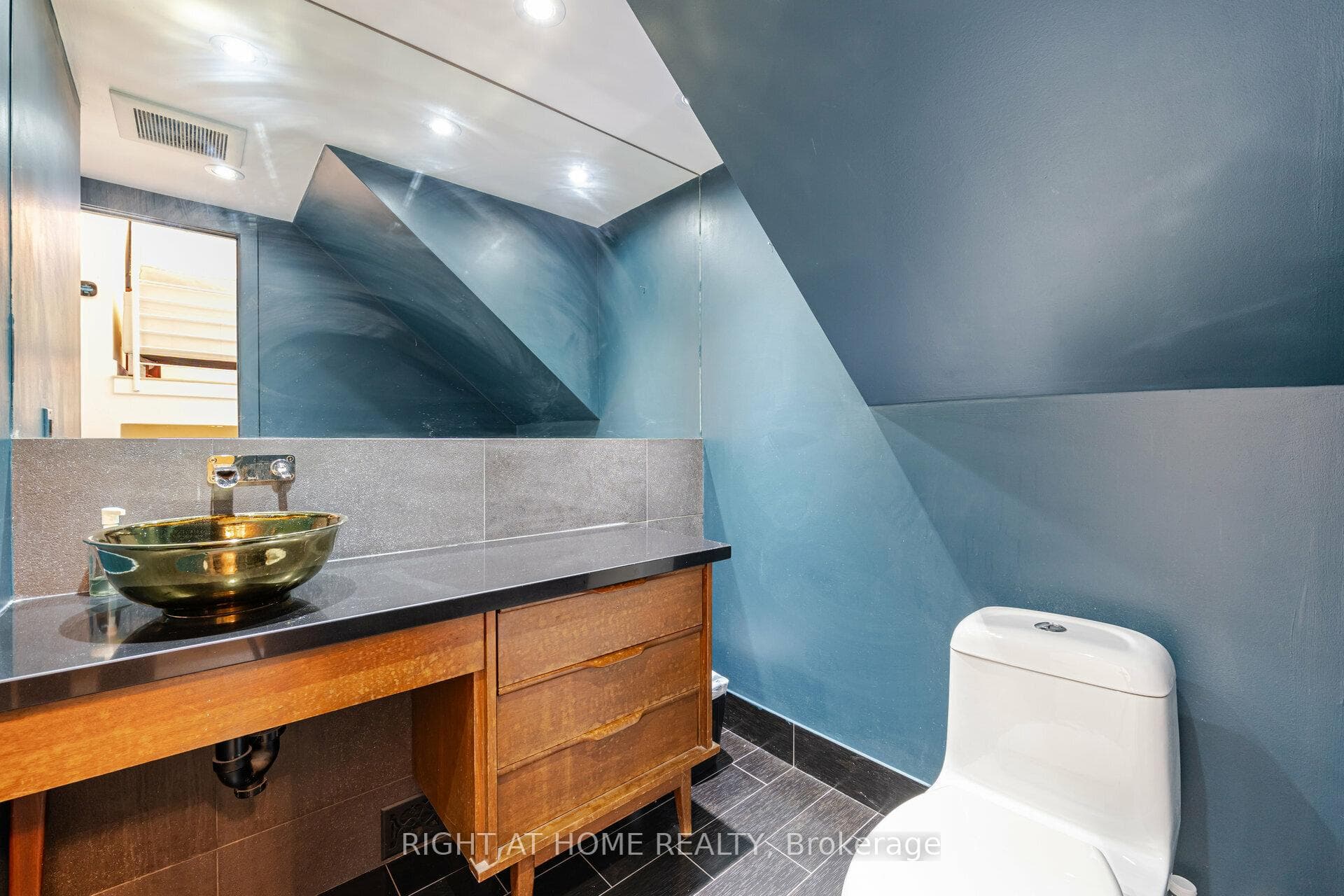 265 Berkeley Street photo 10