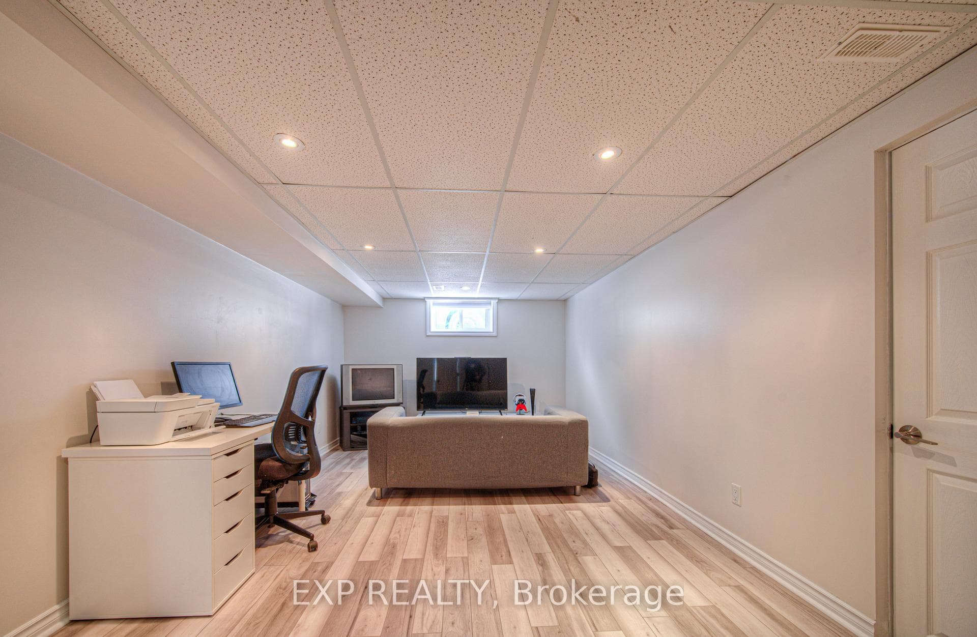 24 Bennett Avenue photo 25