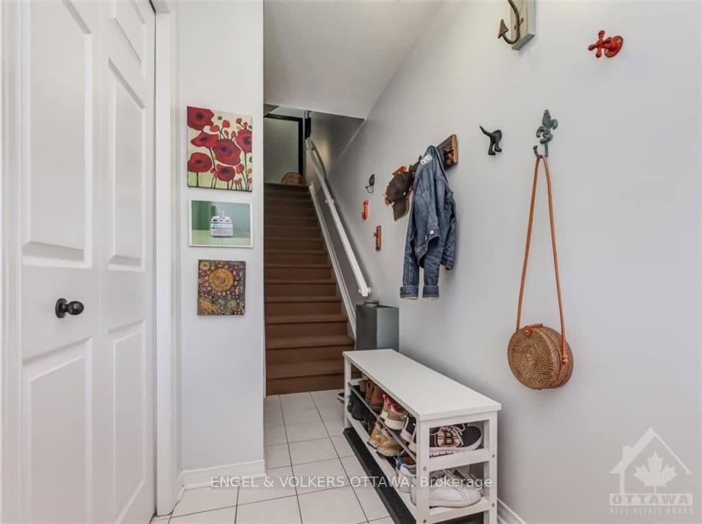 204 BRISTON photo 3