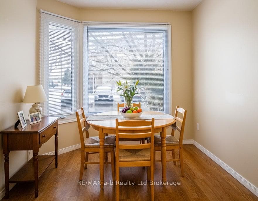 10 Dufferin Street Unit 1 photo 3