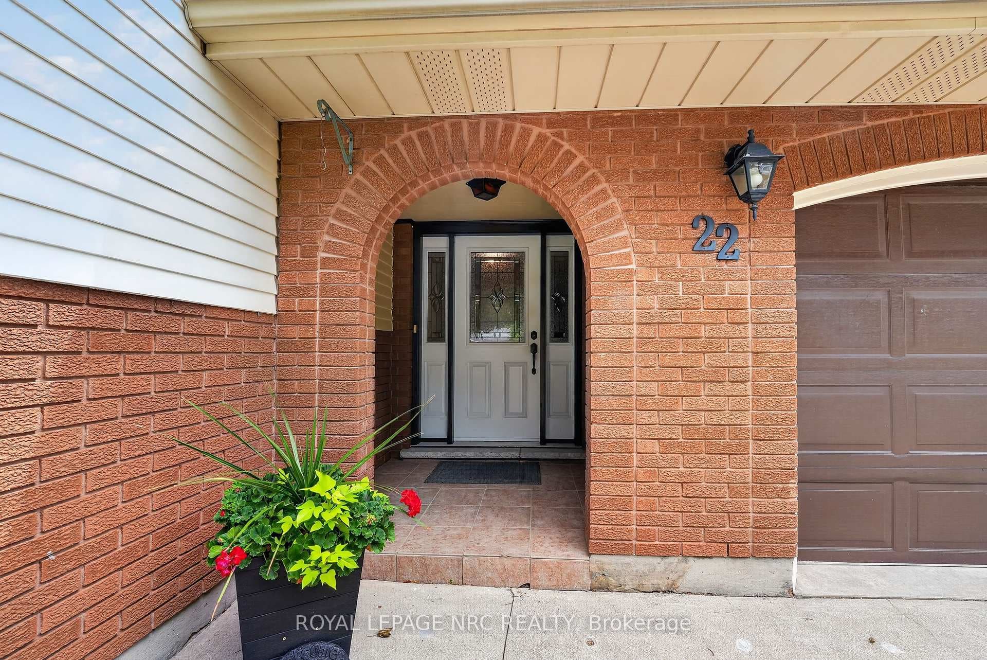 22 Jeanette Drive photo 2