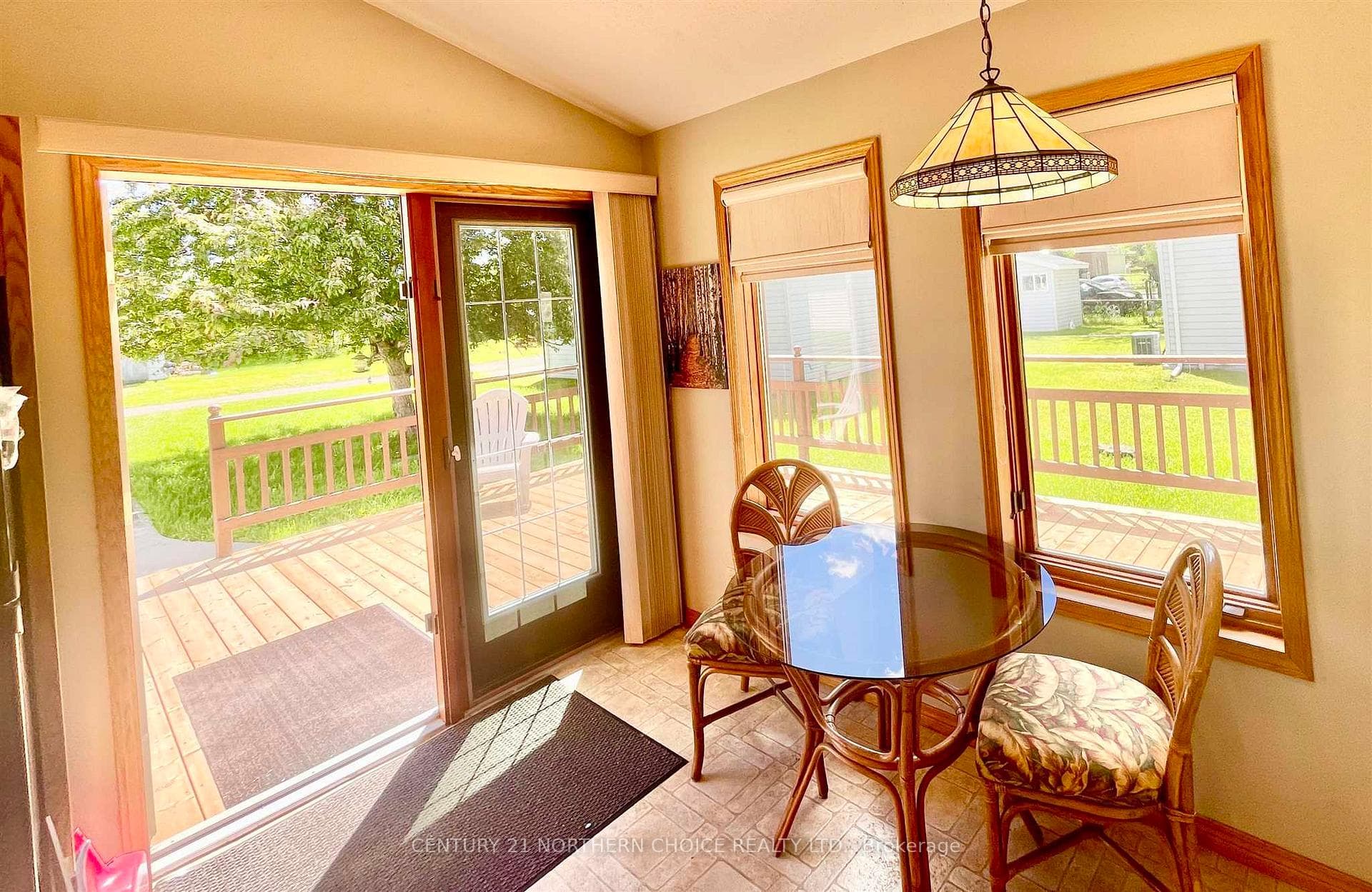 113 Van Horne Avenue photo 4