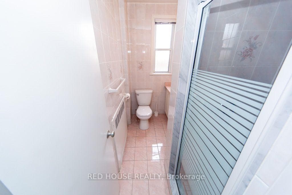 658 Vaughan Road photo 35