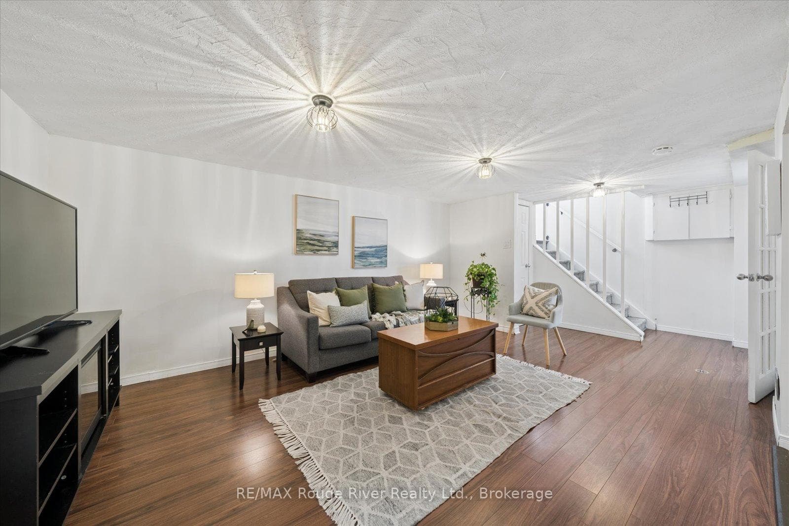 702 Gilbert Street photo 35