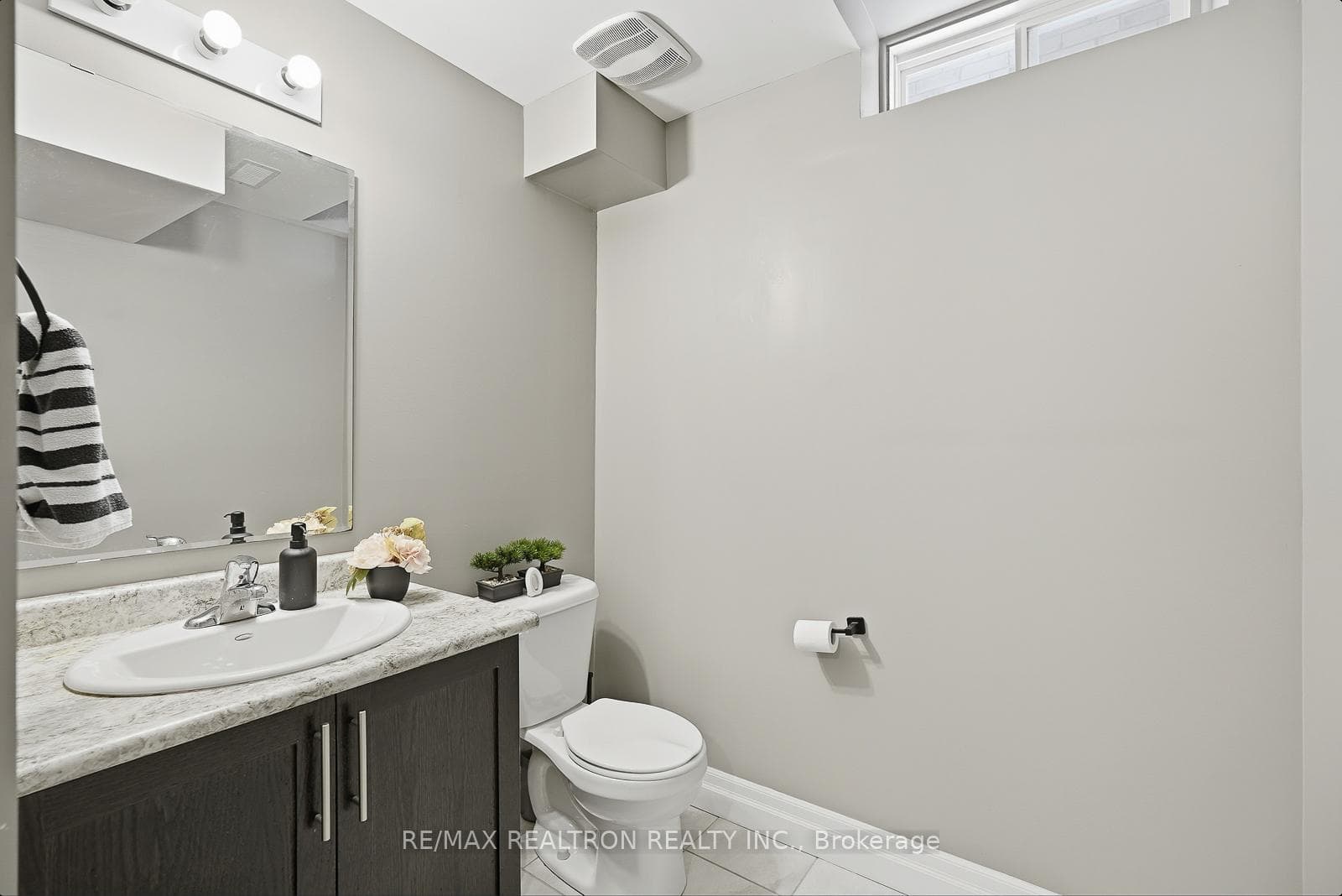 Basement - Bathroom with shower