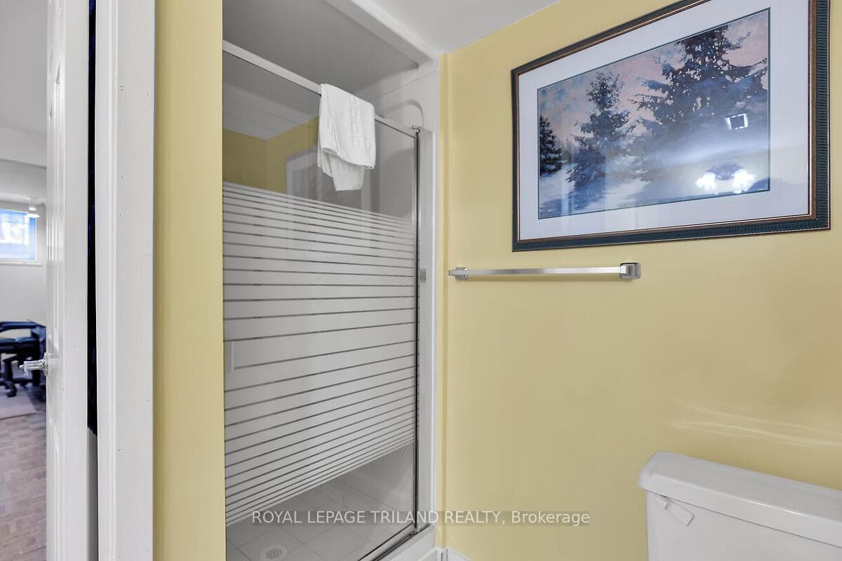 580 Rosecliffe Terrace photo 33
