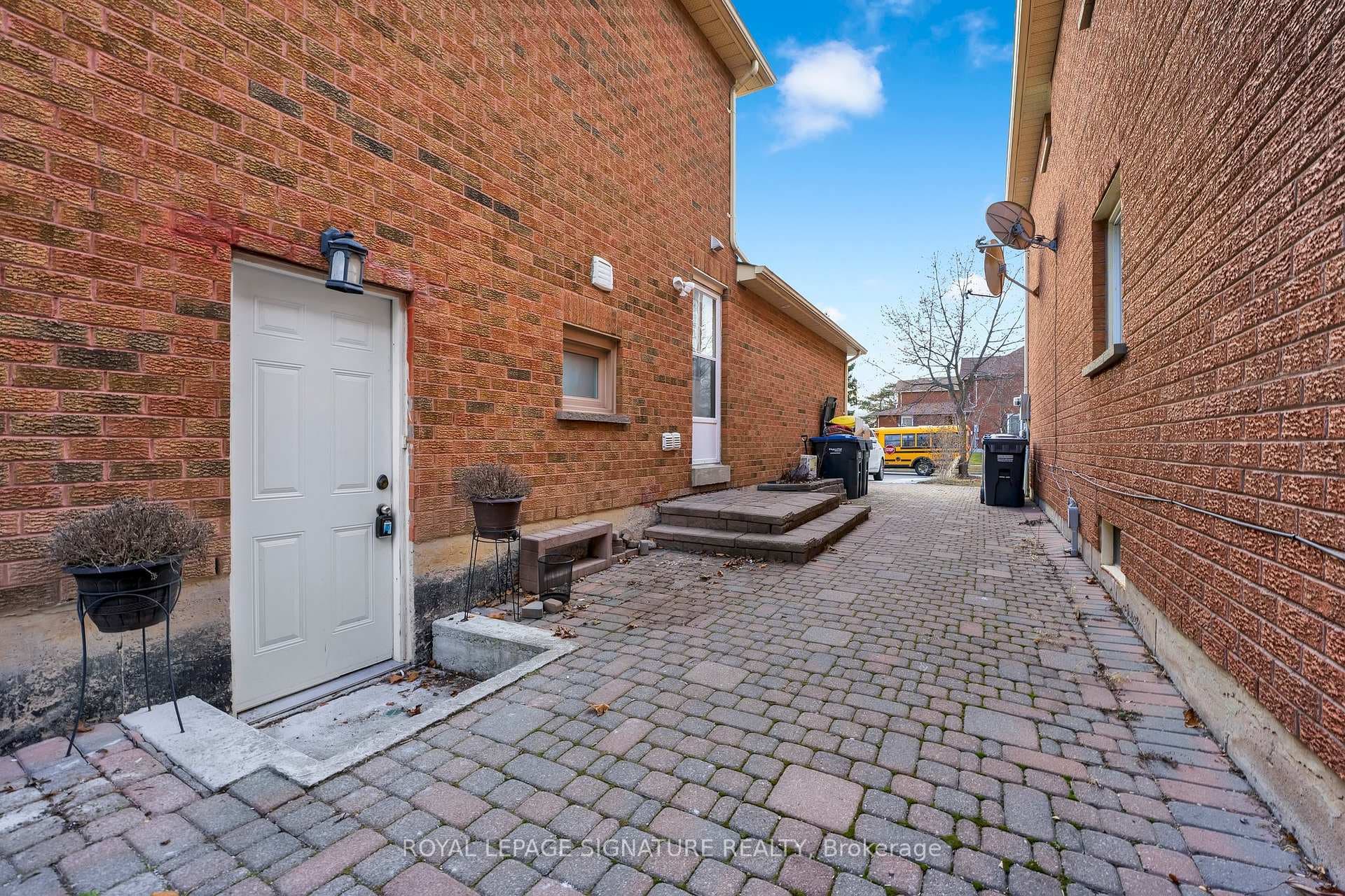 4502 Violet Road photo 1
