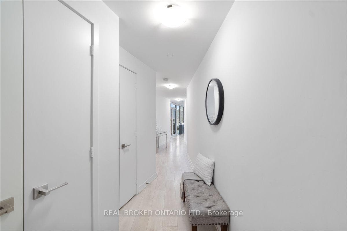 30 ORDNANCE Street Unit 412 photo 4