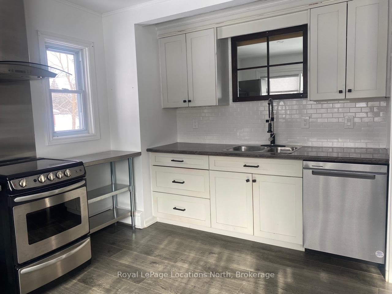 Eat-in Kitchen