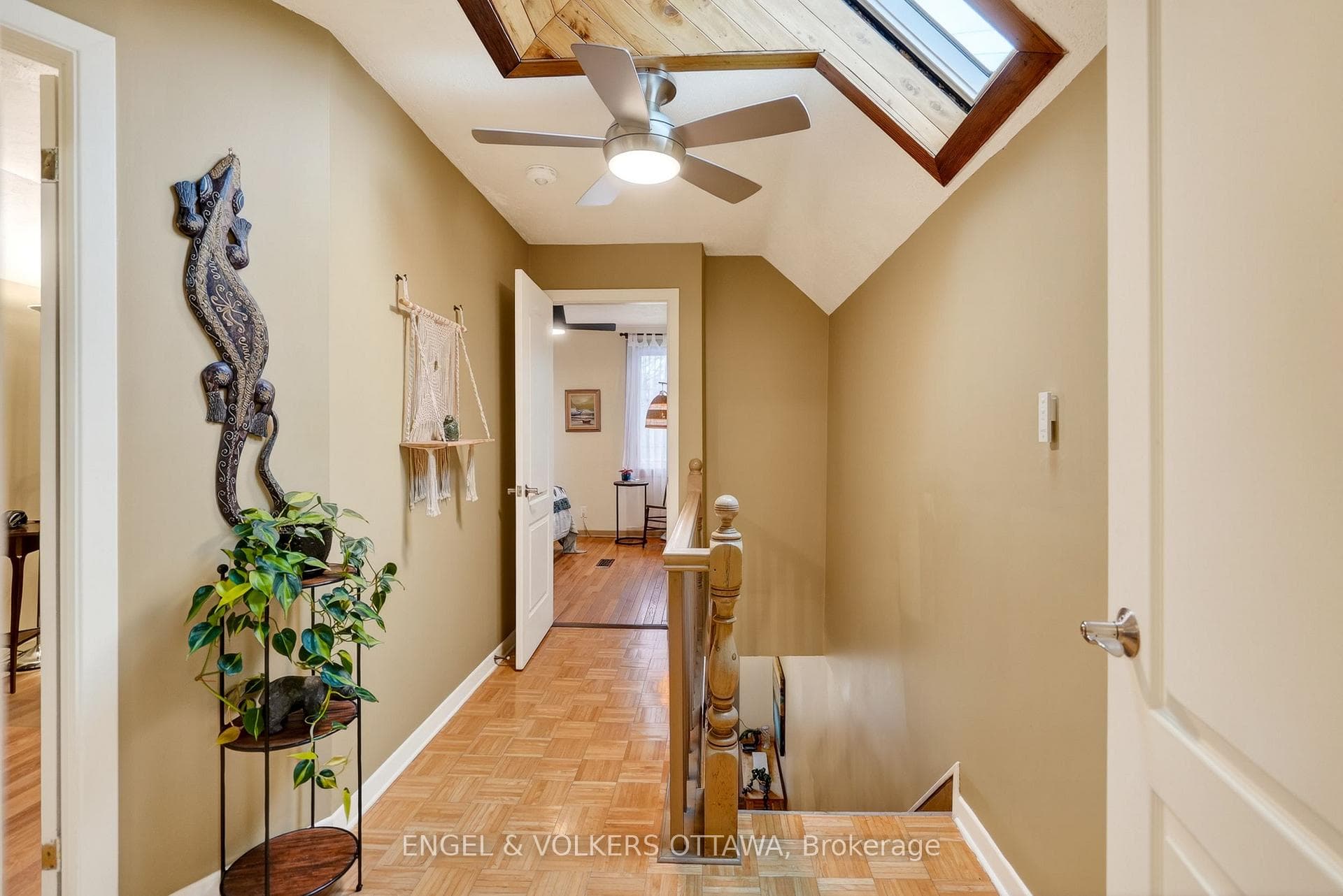 381 Montfort Street photo 19
