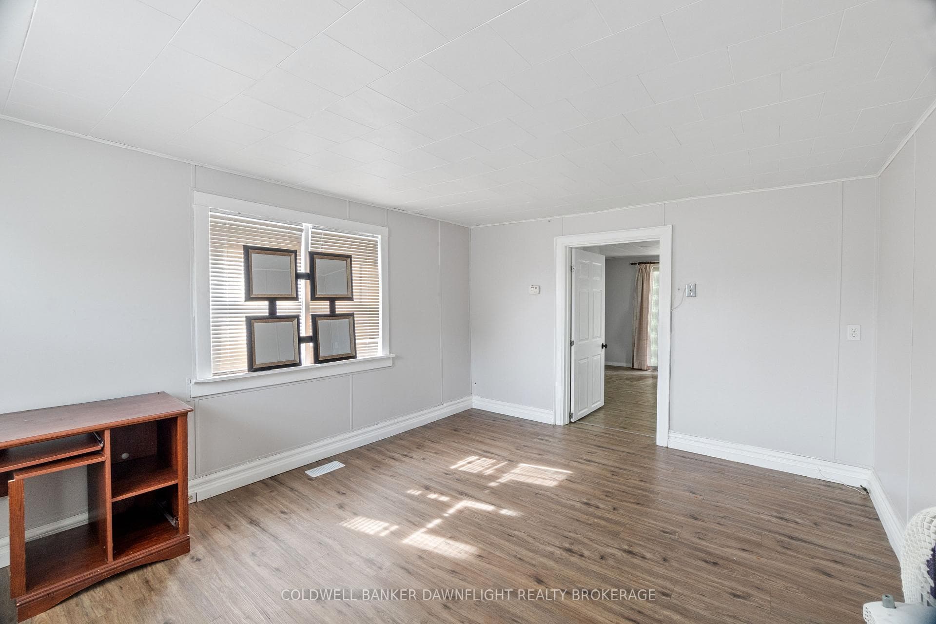 82 LONDON Road photo 11