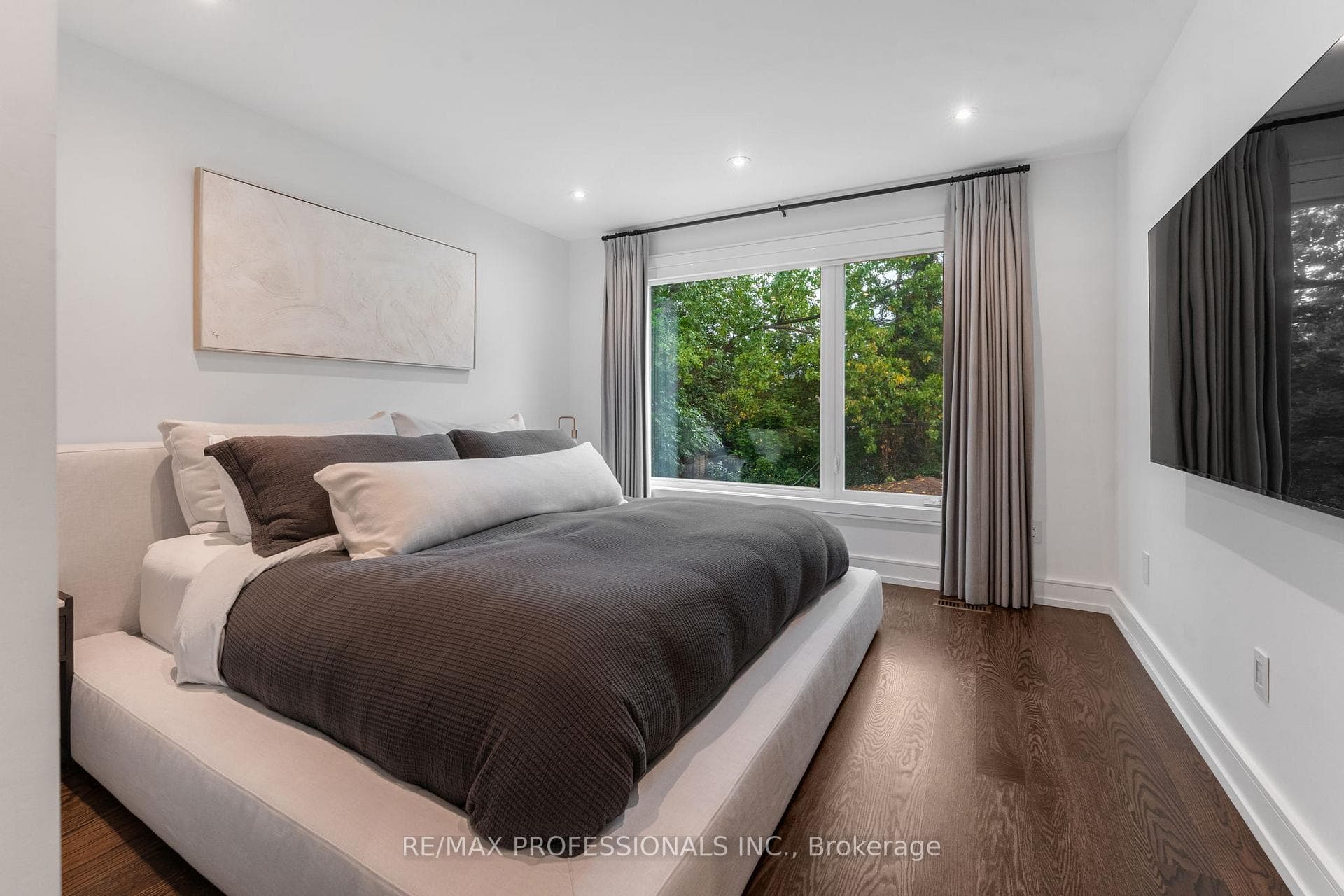 12 Mayfield Avenue photo 17