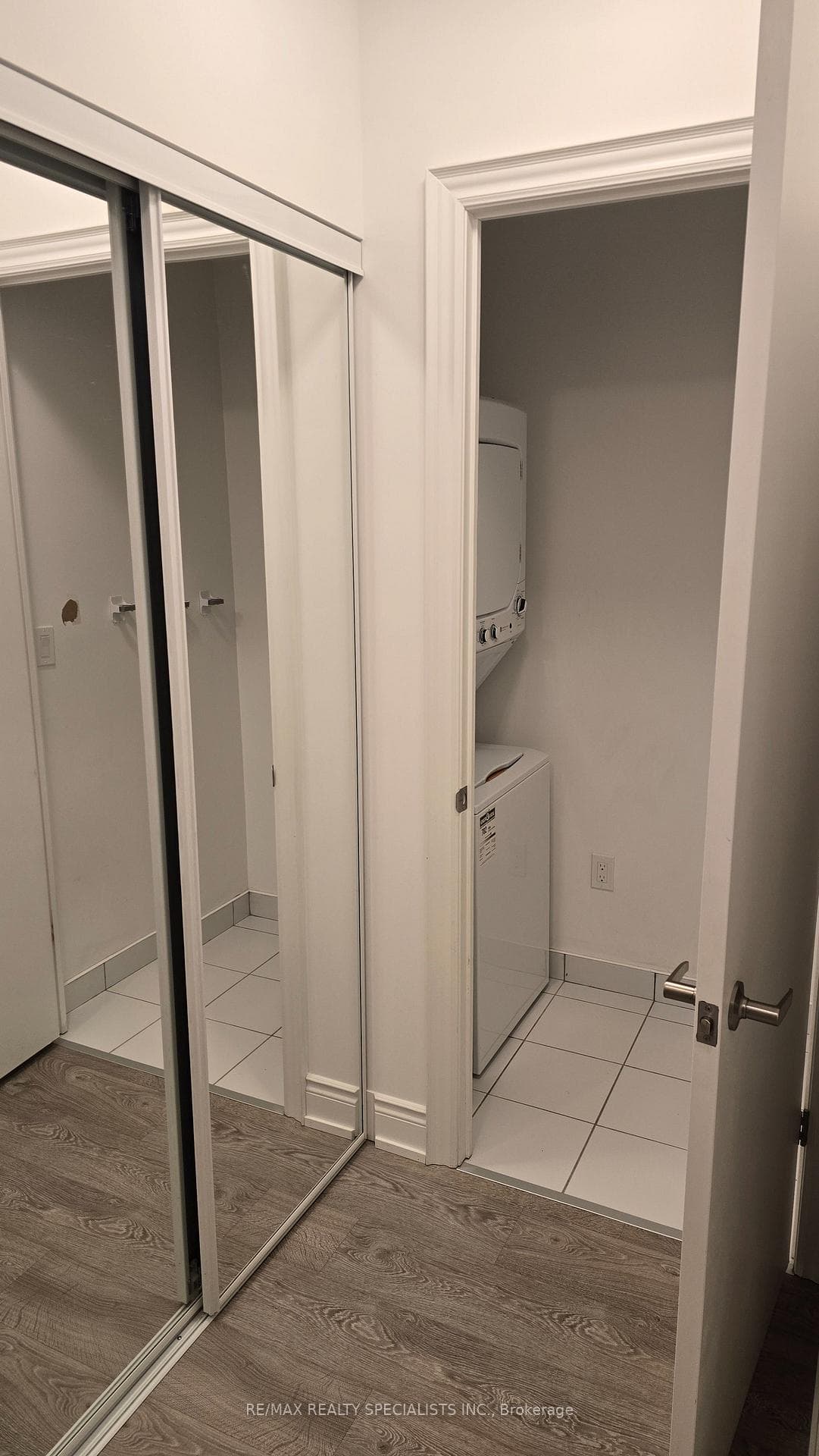 550 North Service Road Unit 1406 photo 17