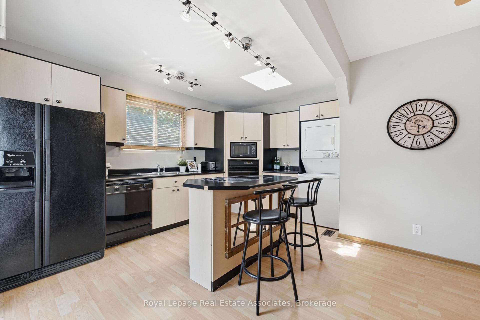 64 Eaglewood Boulevard photo 13