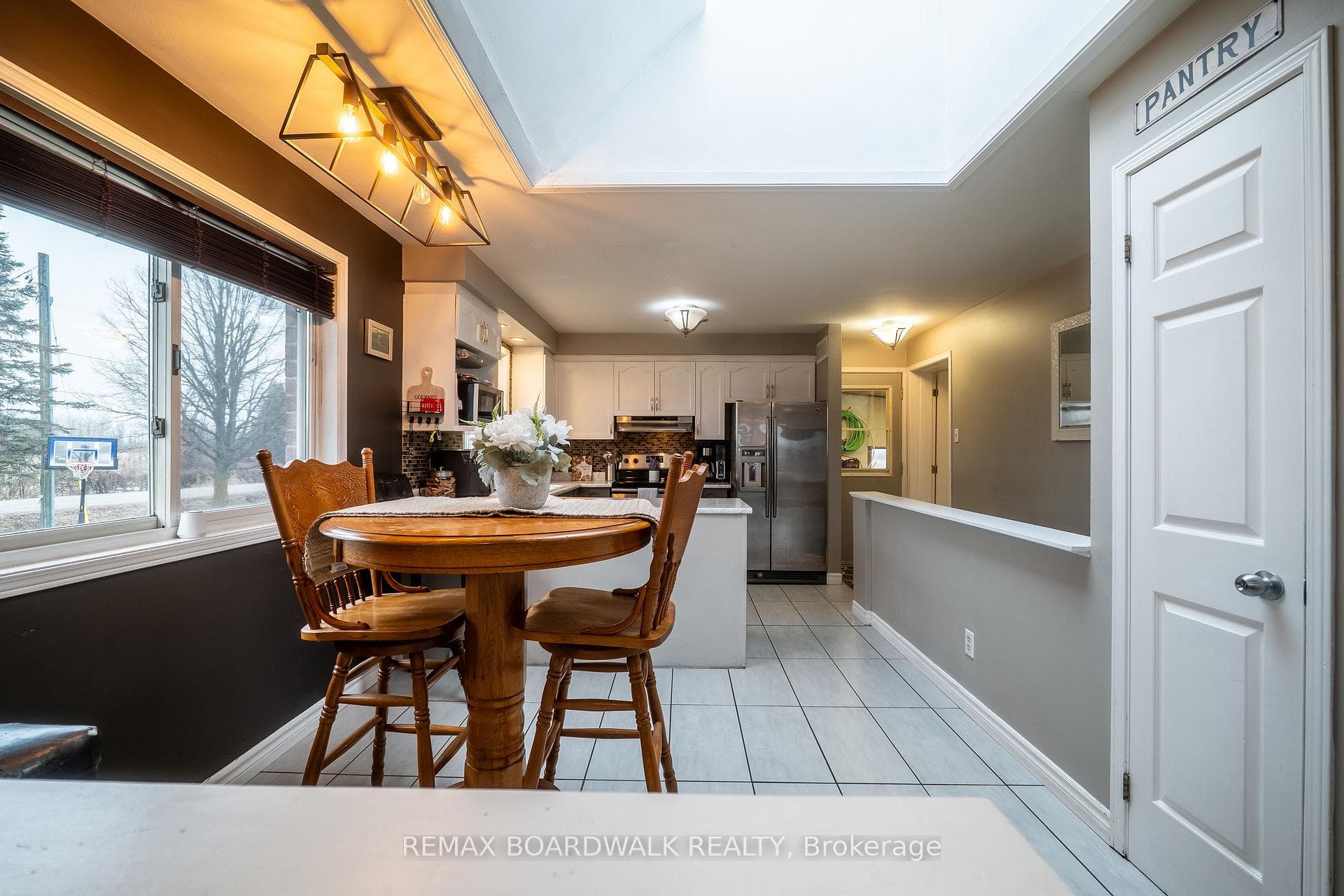 885 Townline Road photo 18