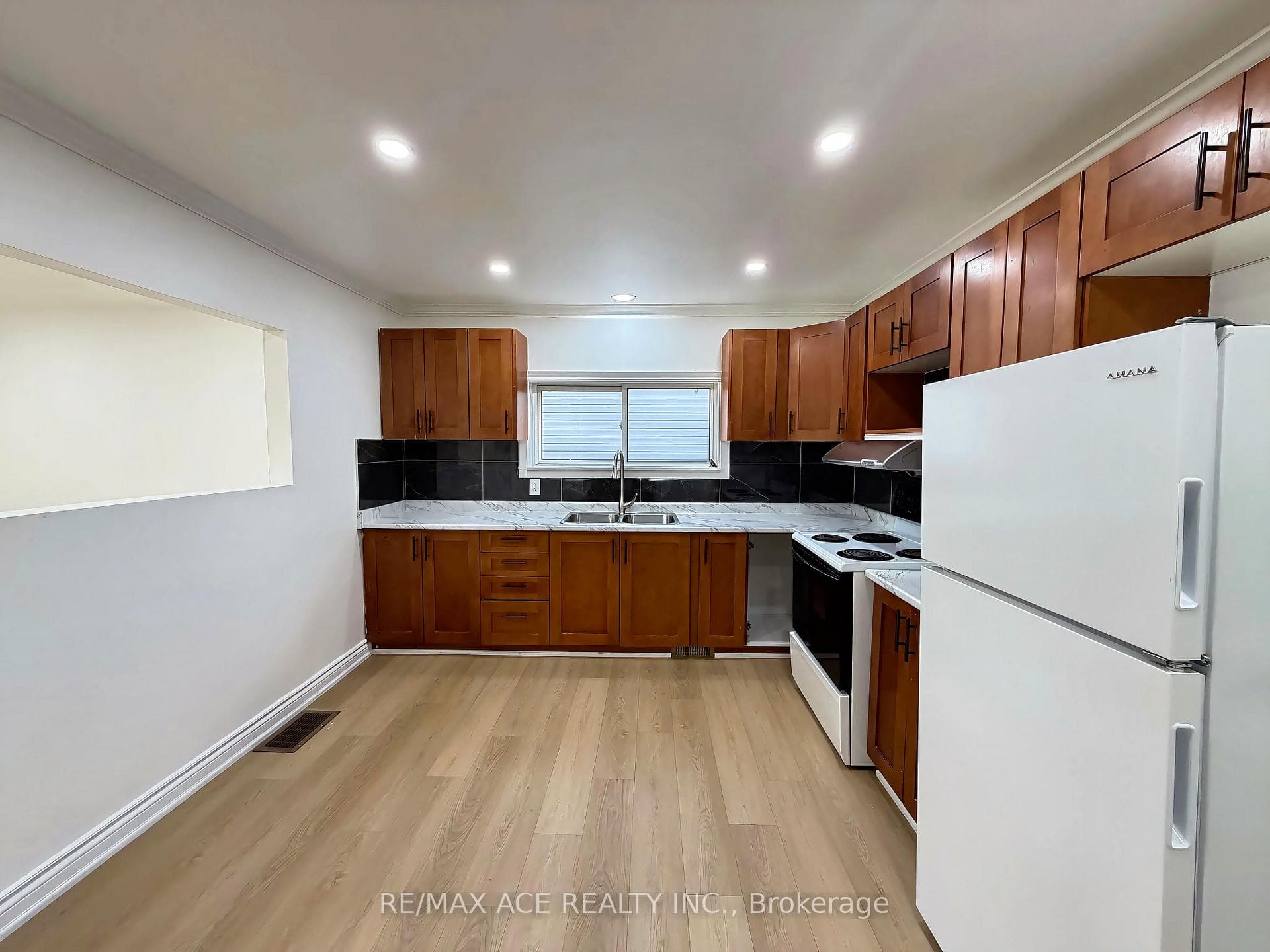 123 Oakwood Avenue photo 18