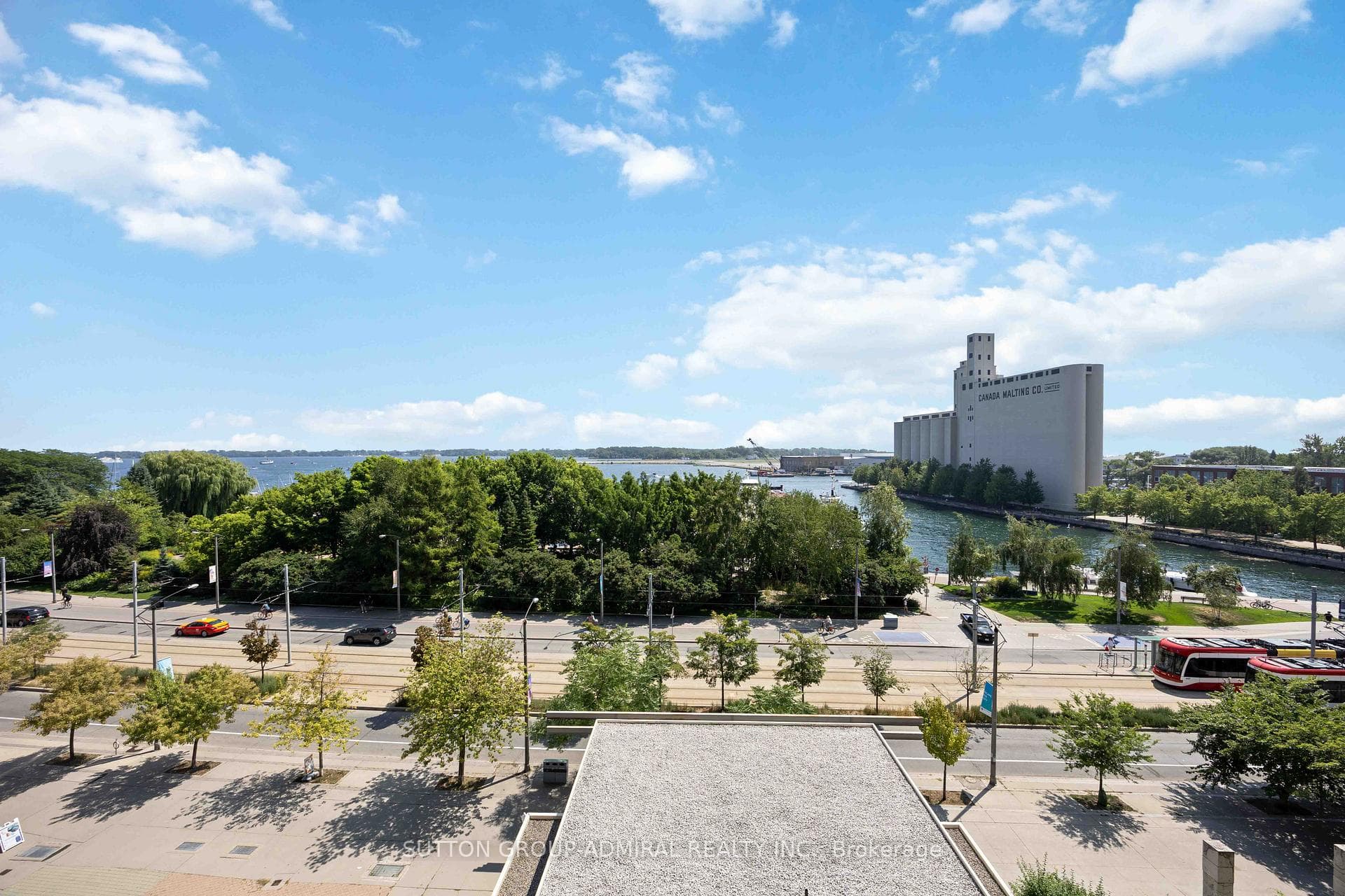 550 Queens Quay Unit 726 photo 35
