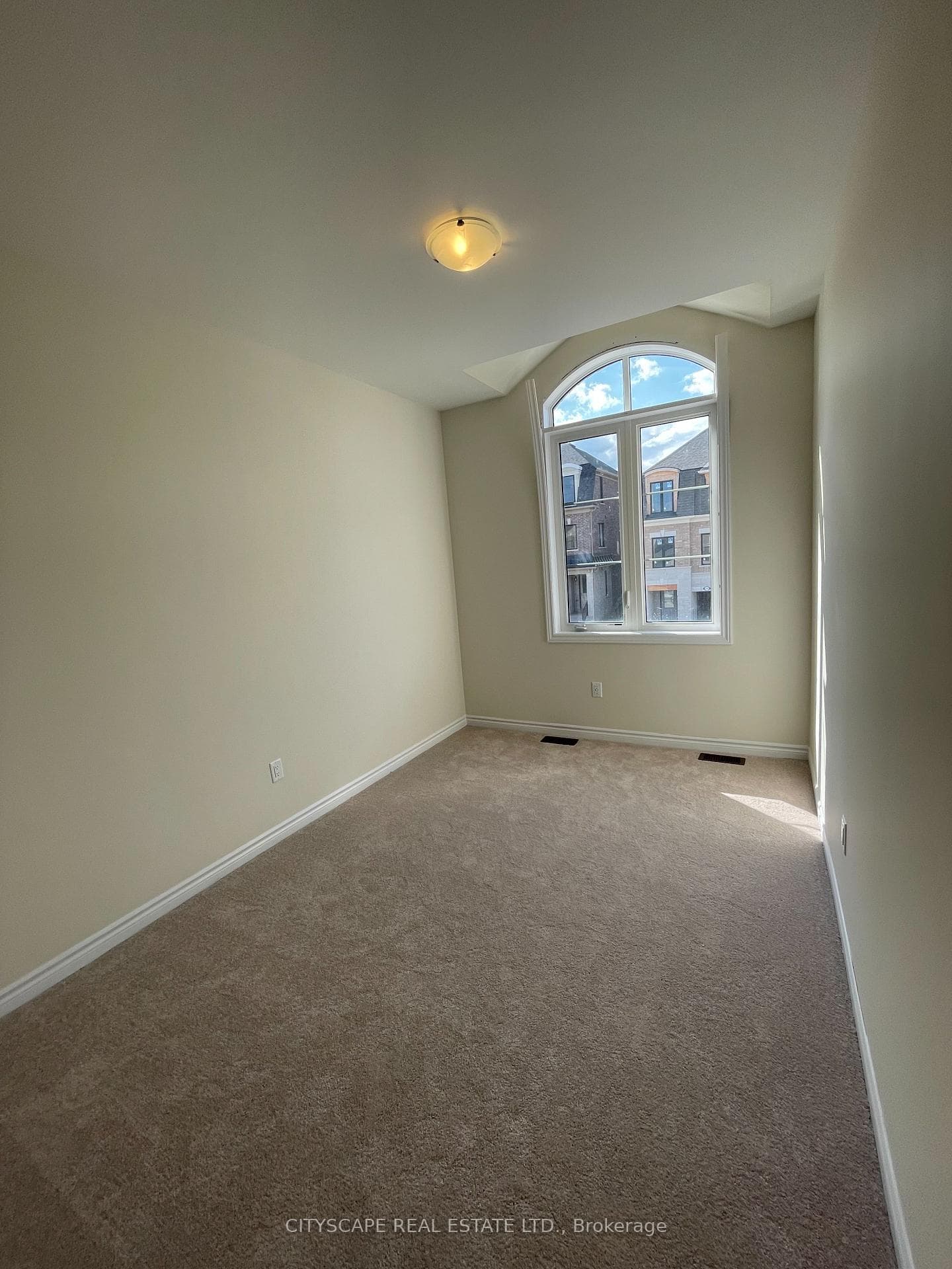 1392 Almonte Drive photo 4