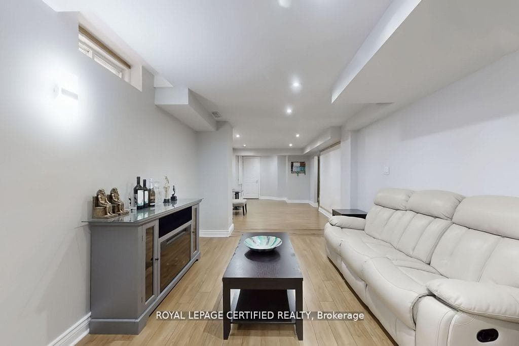 57 Humbershed Crescent photo 28